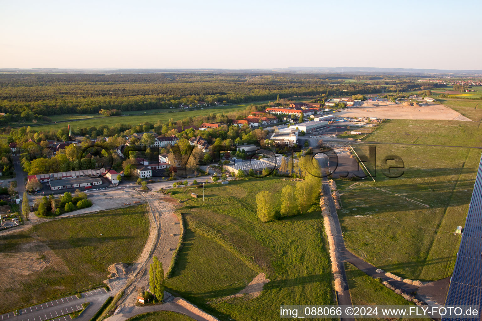 Vue aérienne de Aérodrome à le quartier Hoheim in Kitzingen dans le département Bavière, Allemagne