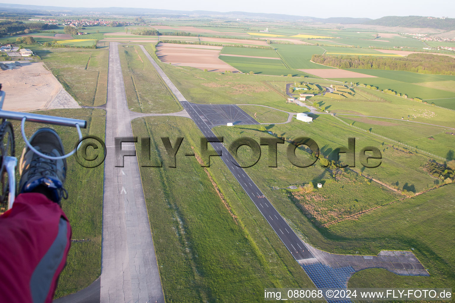 Photographie aérienne de Aérodrome à le quartier Hoheim in Kitzingen dans le département Bavière, Allemagne