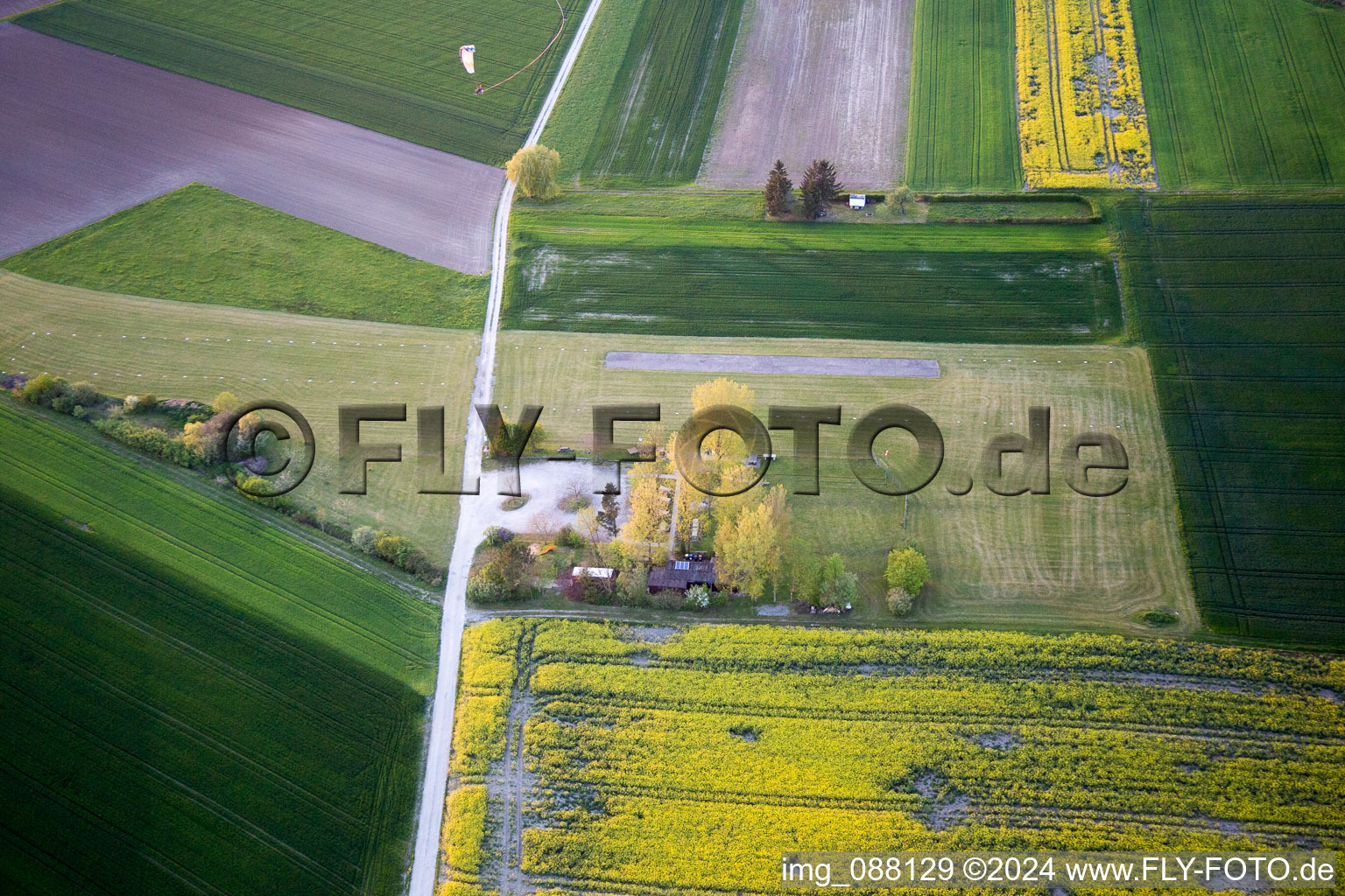 Vue aérienne de Oberschwarzach, Wiebelsberg à Gerolzhofen dans le département Bavière, Allemagne