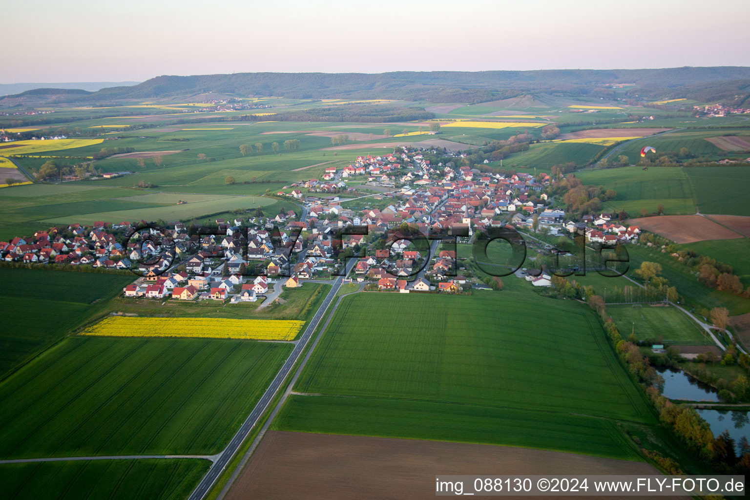 Vue aérienne de Dingolshausen dans le département Bavière, Allemagne