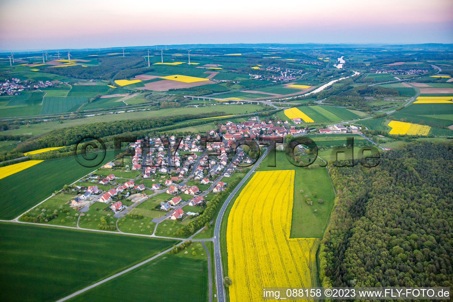 Photographie aérienne de Weyer à Gochsheim dans le département Bavière, Allemagne