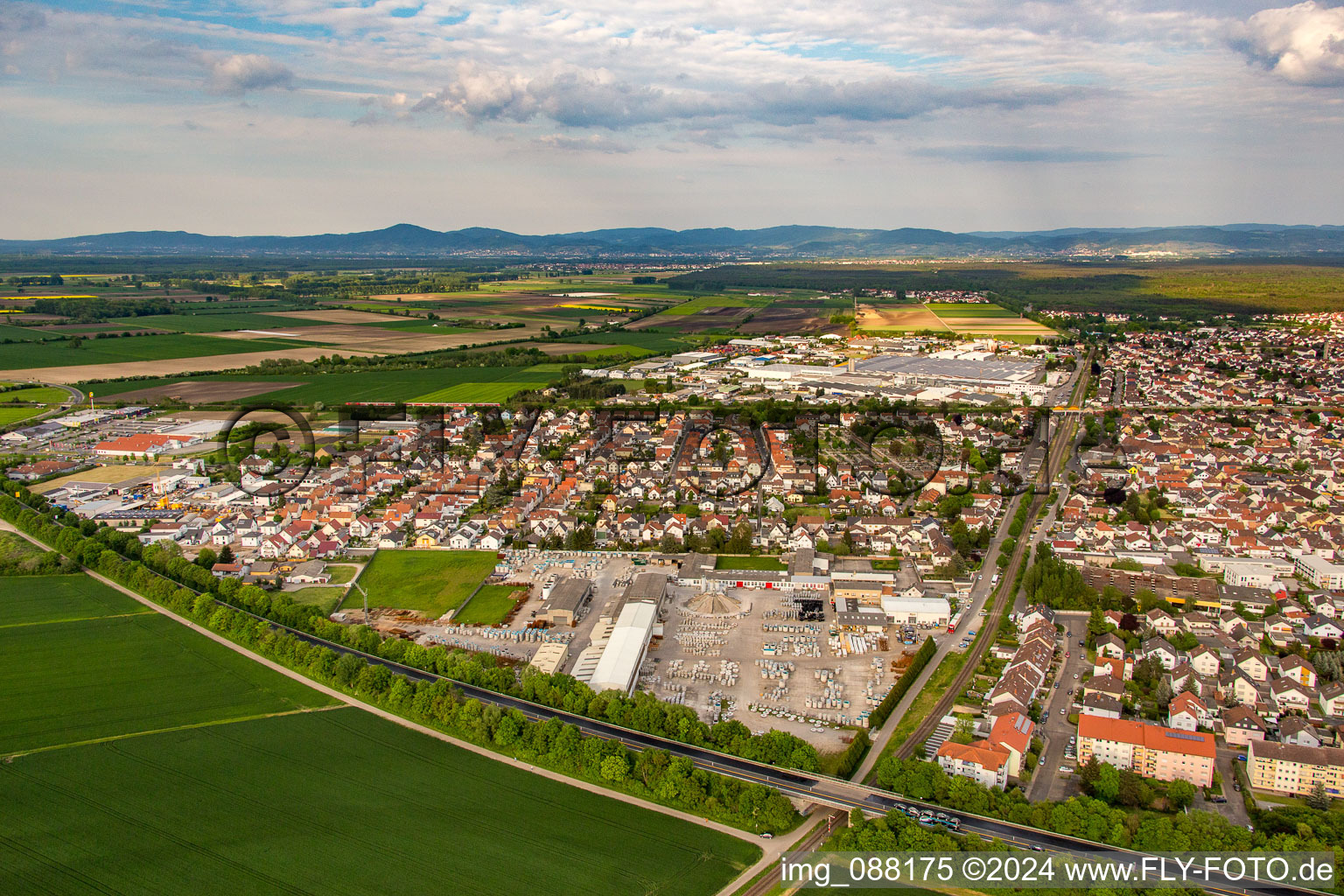 Vue aérienne de ACO Beton GmbH à Bürstadt dans le département Hesse, Allemagne