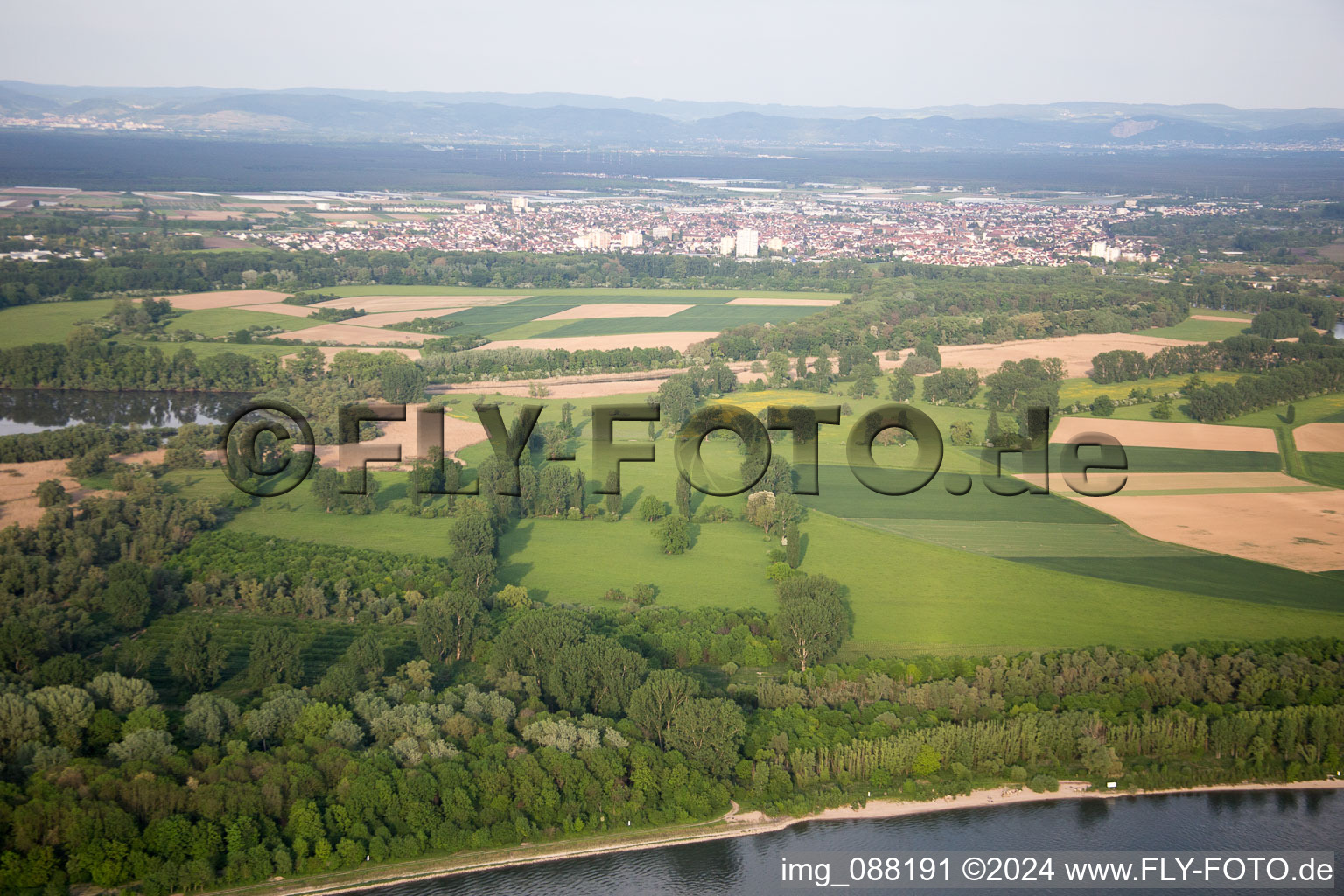 Lampertheim dans le département Hesse, Allemagne vue du ciel