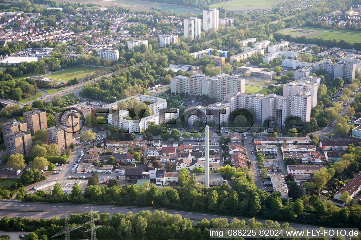 Vue aérienne de Quartier Pfingstweide in Ludwigshafen am Rhein dans le département Rhénanie-Palatinat, Allemagne