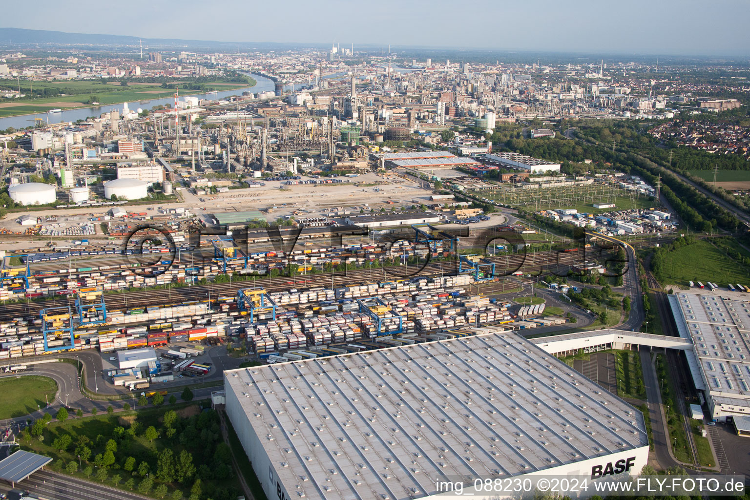 Quartier BASF in Ludwigshafen am Rhein dans le département Rhénanie-Palatinat, Allemagne hors des airs