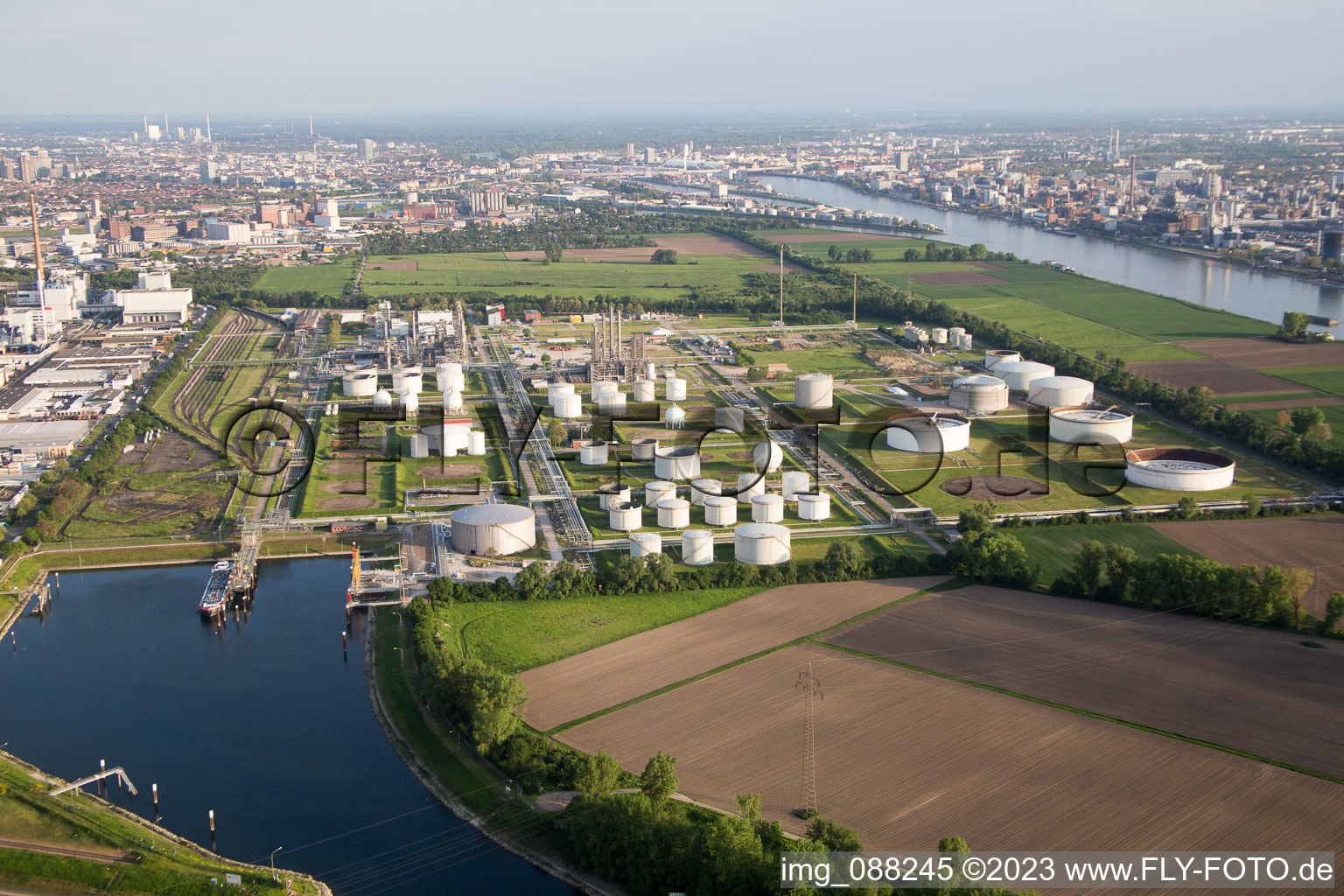 Photographie aérienne de BASF Friesenheim à le quartier Neckarstadt-West in Mannheim dans le département Bade-Wurtemberg, Allemagne