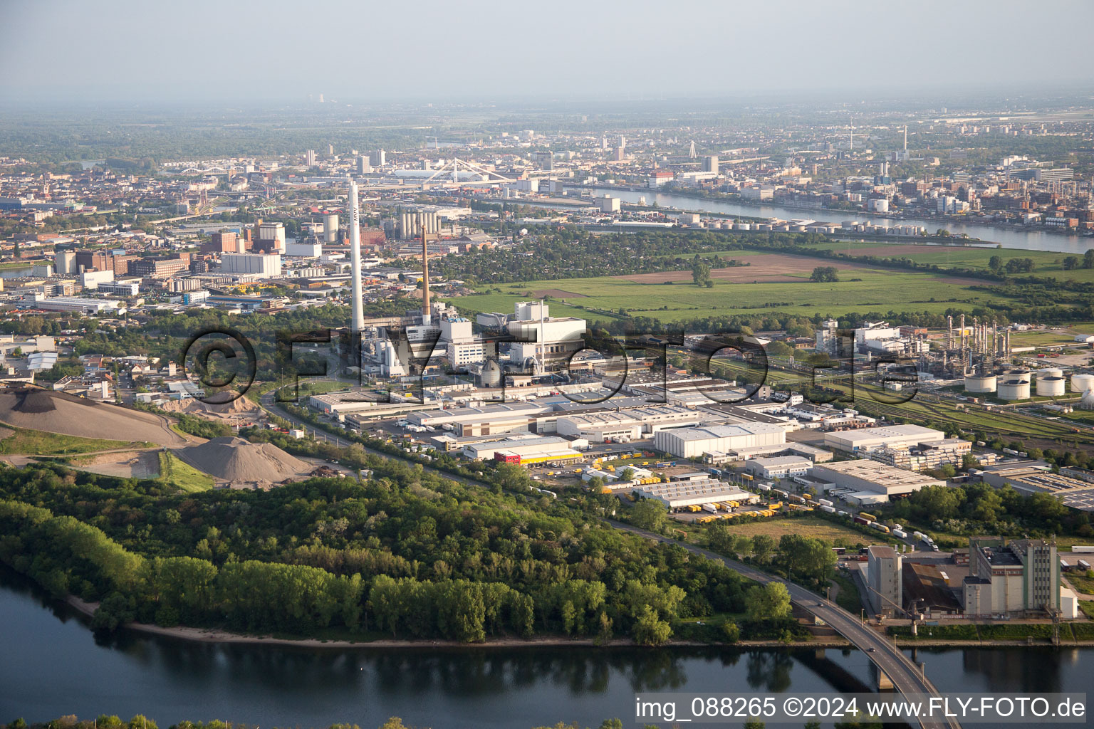 Vue aérienne de Environnement MVV à le quartier Neckarstadt-West in Mannheim dans le département Bade-Wurtemberg, Allemagne