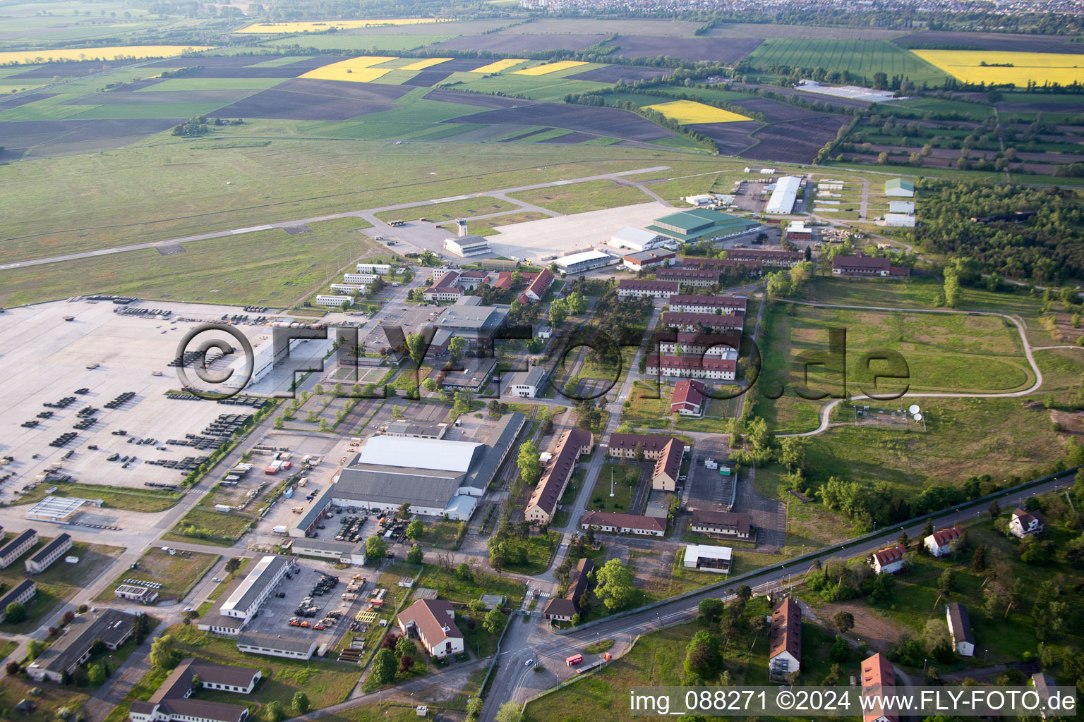 Vue aérienne de Aérodrome de Coleman à le quartier Sandhofen in Mannheim dans le département Bade-Wurtemberg, Allemagne