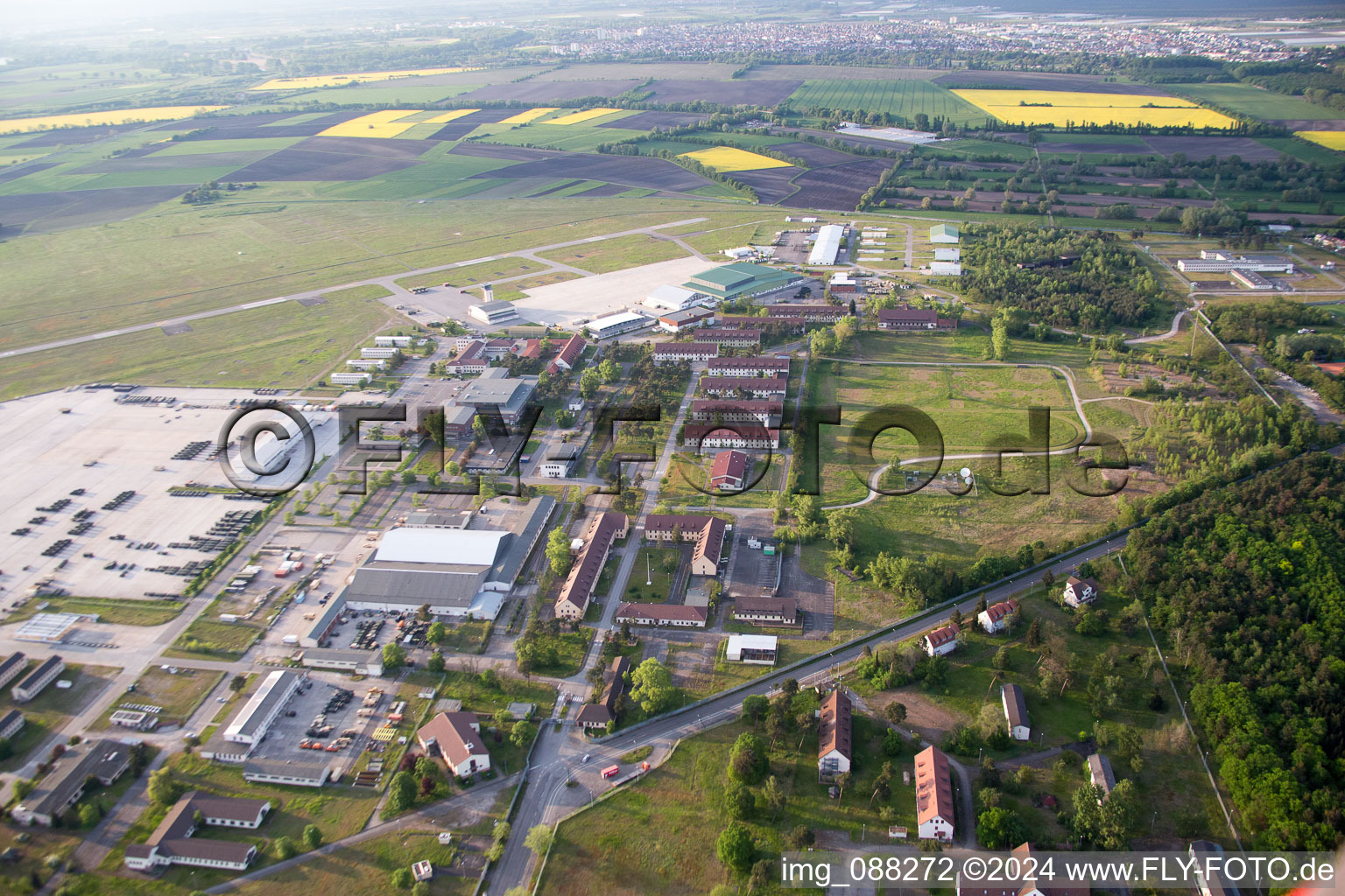 Vue aérienne de Aérodrome de Coleman à le quartier Sandhofen in Mannheim dans le département Bade-Wurtemberg, Allemagne