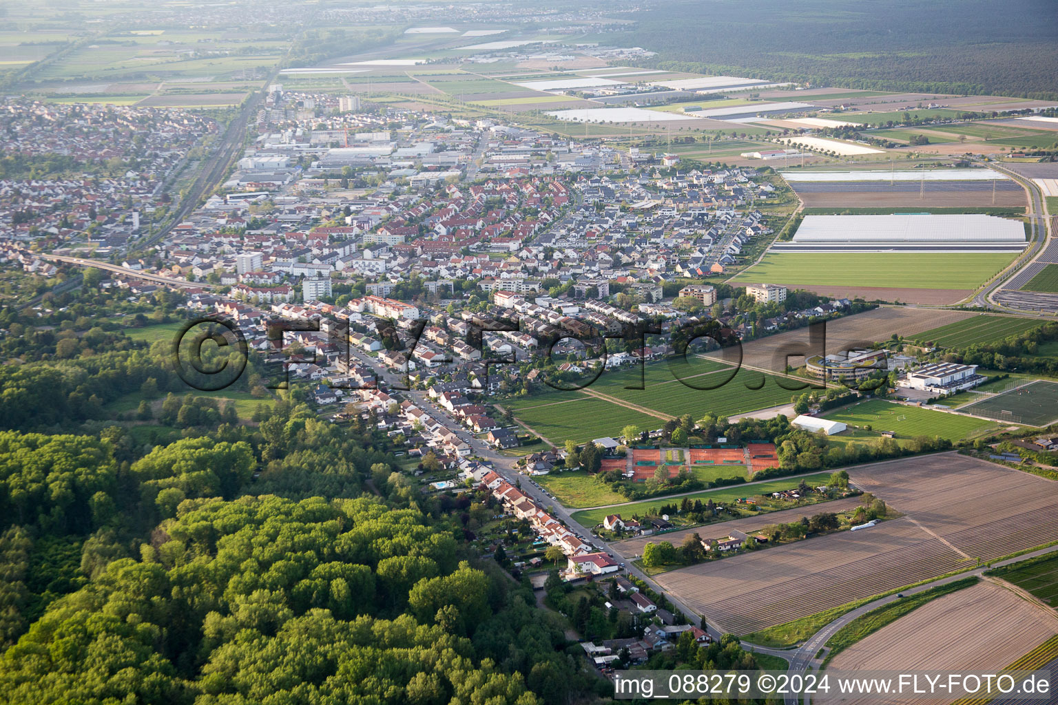 Enregistrement par drone de Lampertheim dans le département Hesse, Allemagne