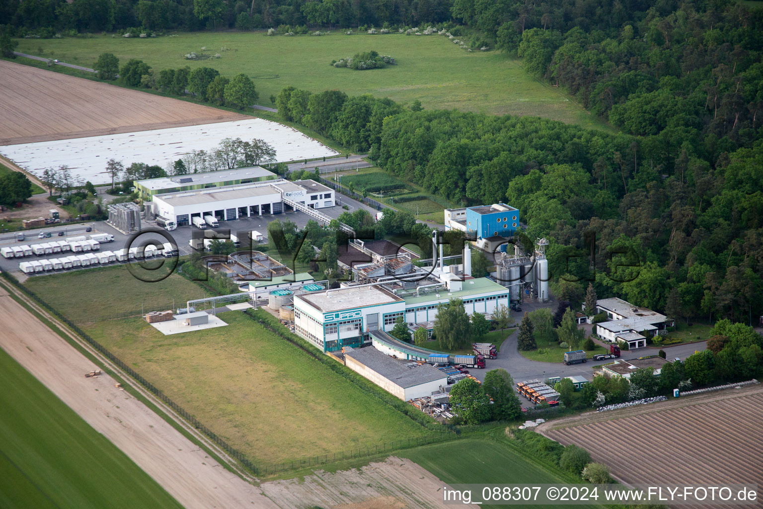 Photographie aérienne de Supro GmbH à le quartier Hüttenfeld in Lampertheim dans le département Hesse, Allemagne