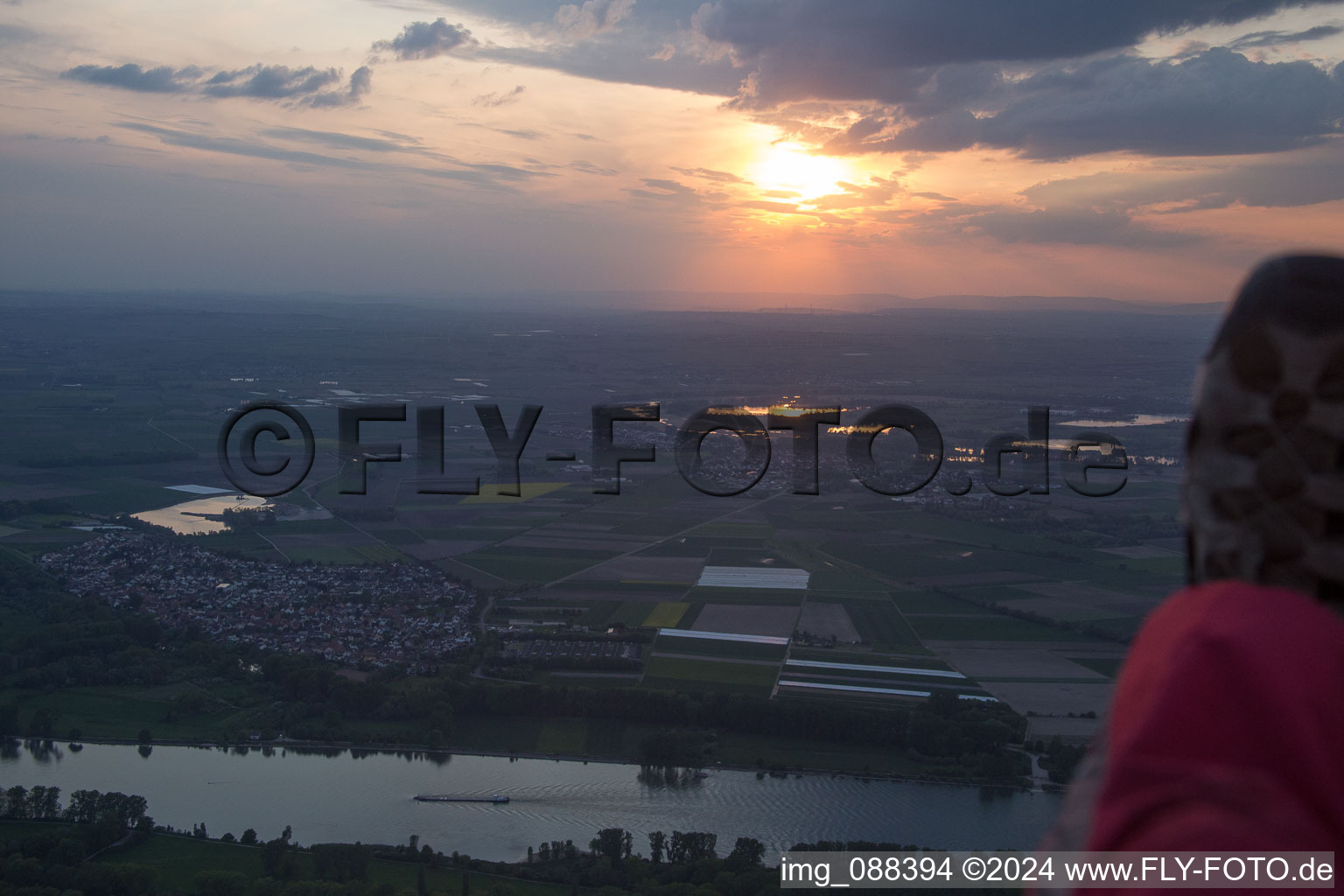 Vue aérienne de Hamm sur le Rhin à Hamm am Rhein dans le département Rhénanie-Palatinat, Allemagne