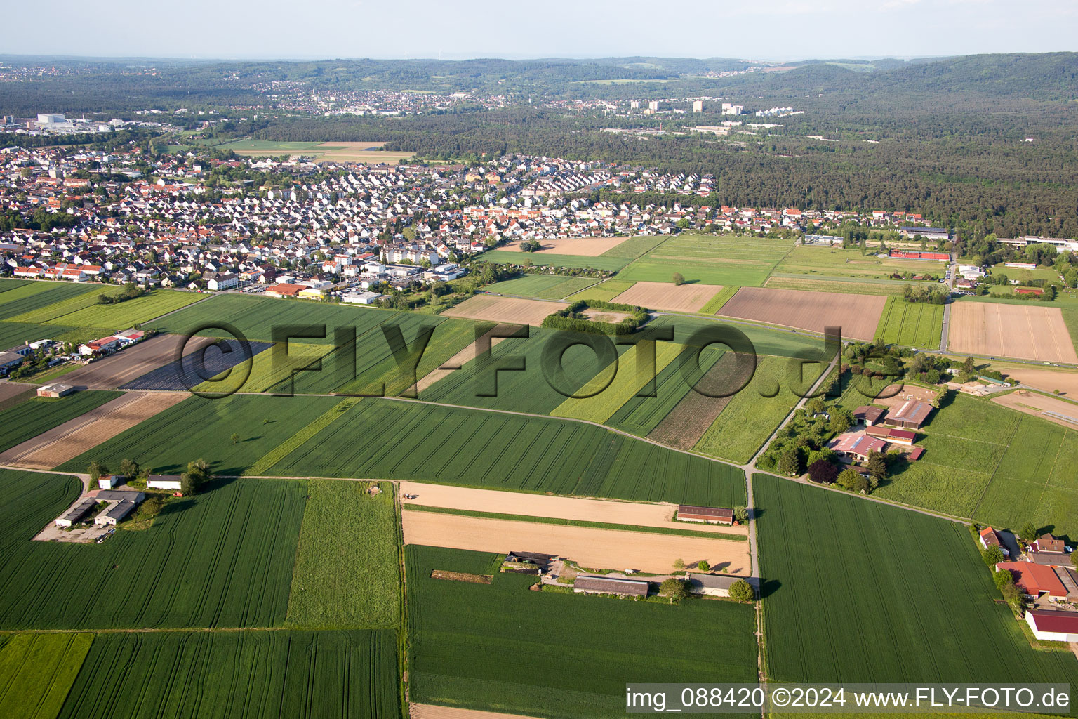 Vue aérienne de Pfungstadt dans le département Hesse, Allemagne