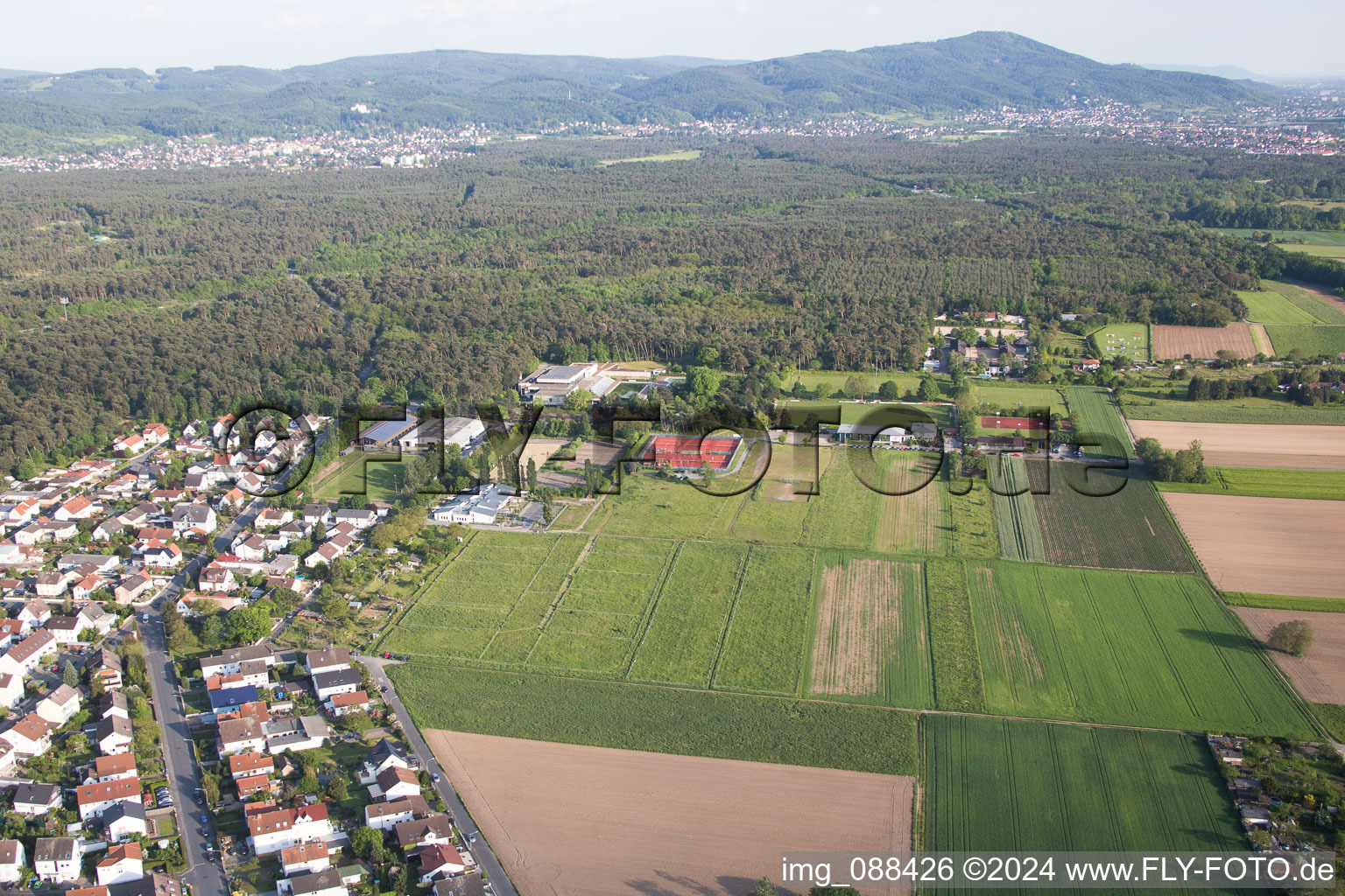 Pfungstadt dans le département Hesse, Allemagne vue d'en haut