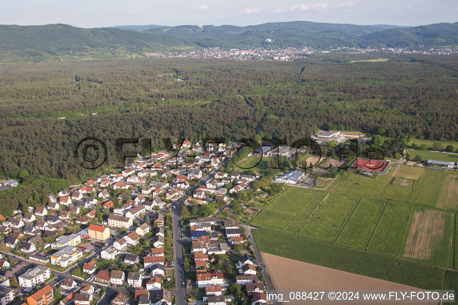 Pfungstadt dans le département Hesse, Allemagne depuis l'avion