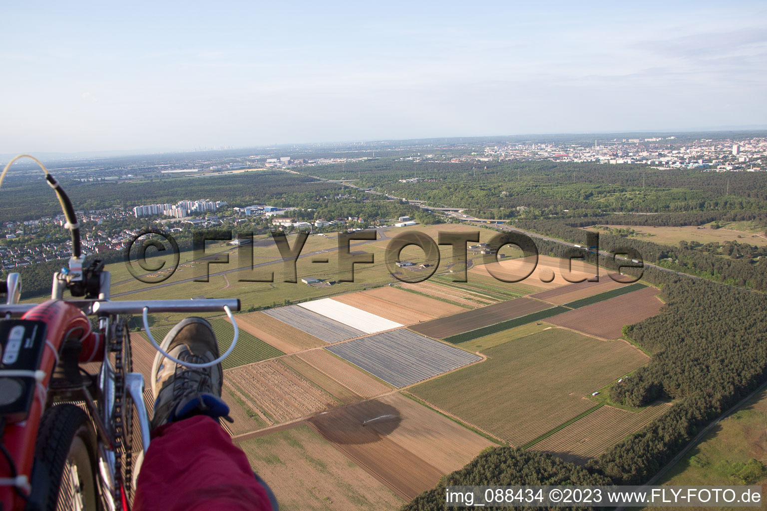 Vue aérienne de Griesheim, aérodrome d'August-Euler à le quartier August-Euler-Fluplatz in Darmstadt dans le département Hesse, Allemagne