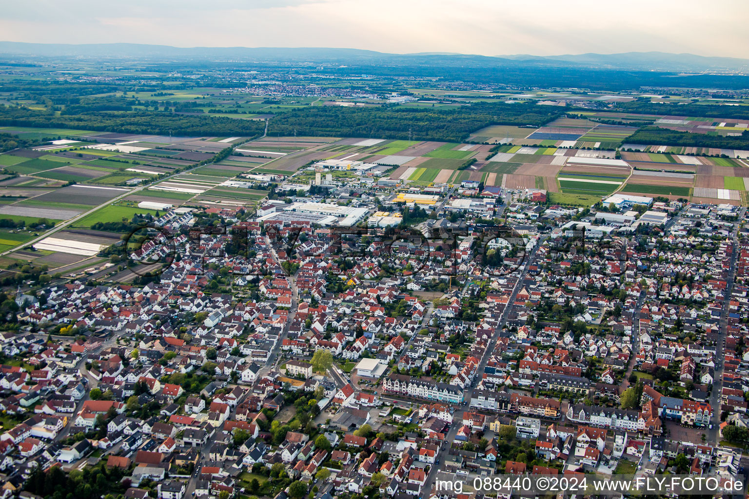 Vue aérienne de Du sud à Griesheim dans le département Hesse, Allemagne