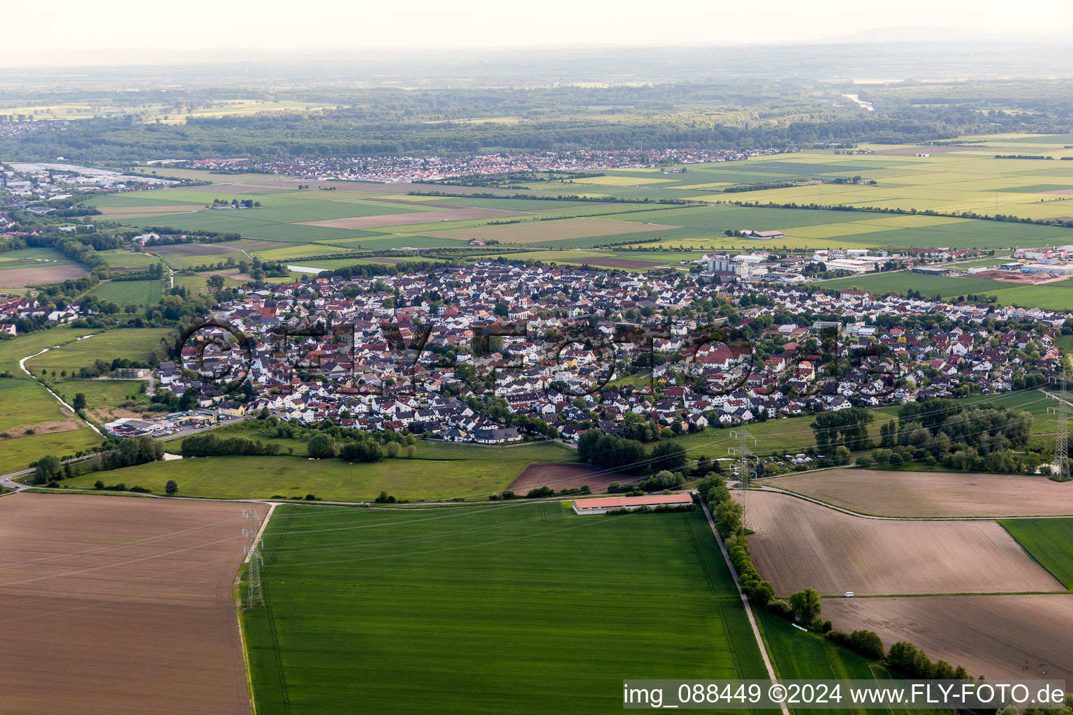 Vue aérienne de Quartier Wolfskehlen in Riedstadt dans le département Hesse, Allemagne