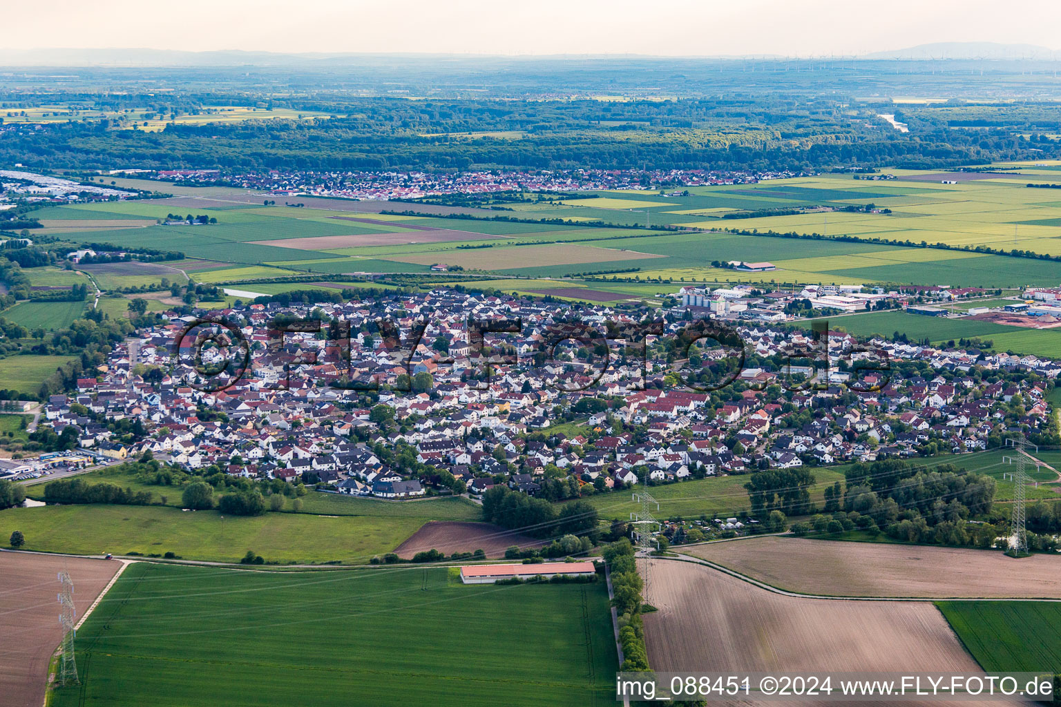 Vue aérienne de Quartier Wolfskehlen in Riedstadt dans le département Hesse, Allemagne