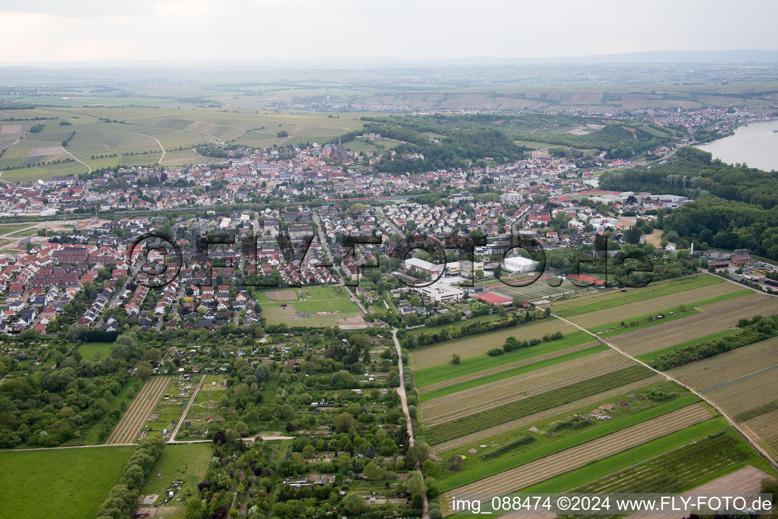 Oppenheim dans le département Rhénanie-Palatinat, Allemagne hors des airs