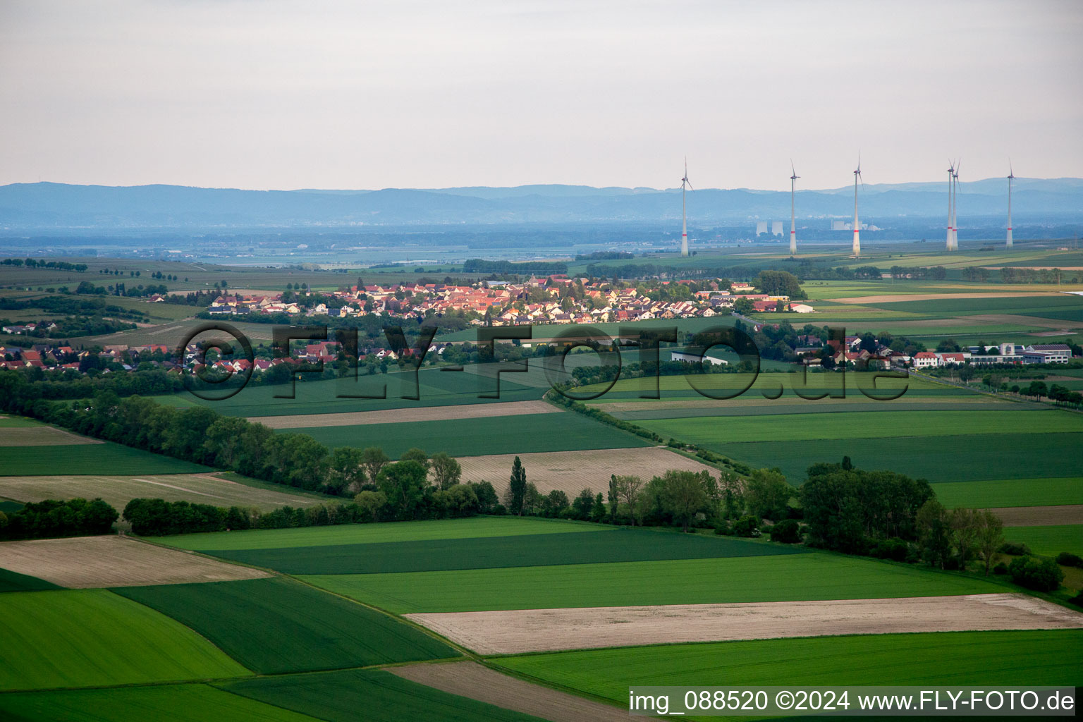 Vue aérienne de Gau-Odernheim dans le département Rhénanie-Palatinat, Allemagne