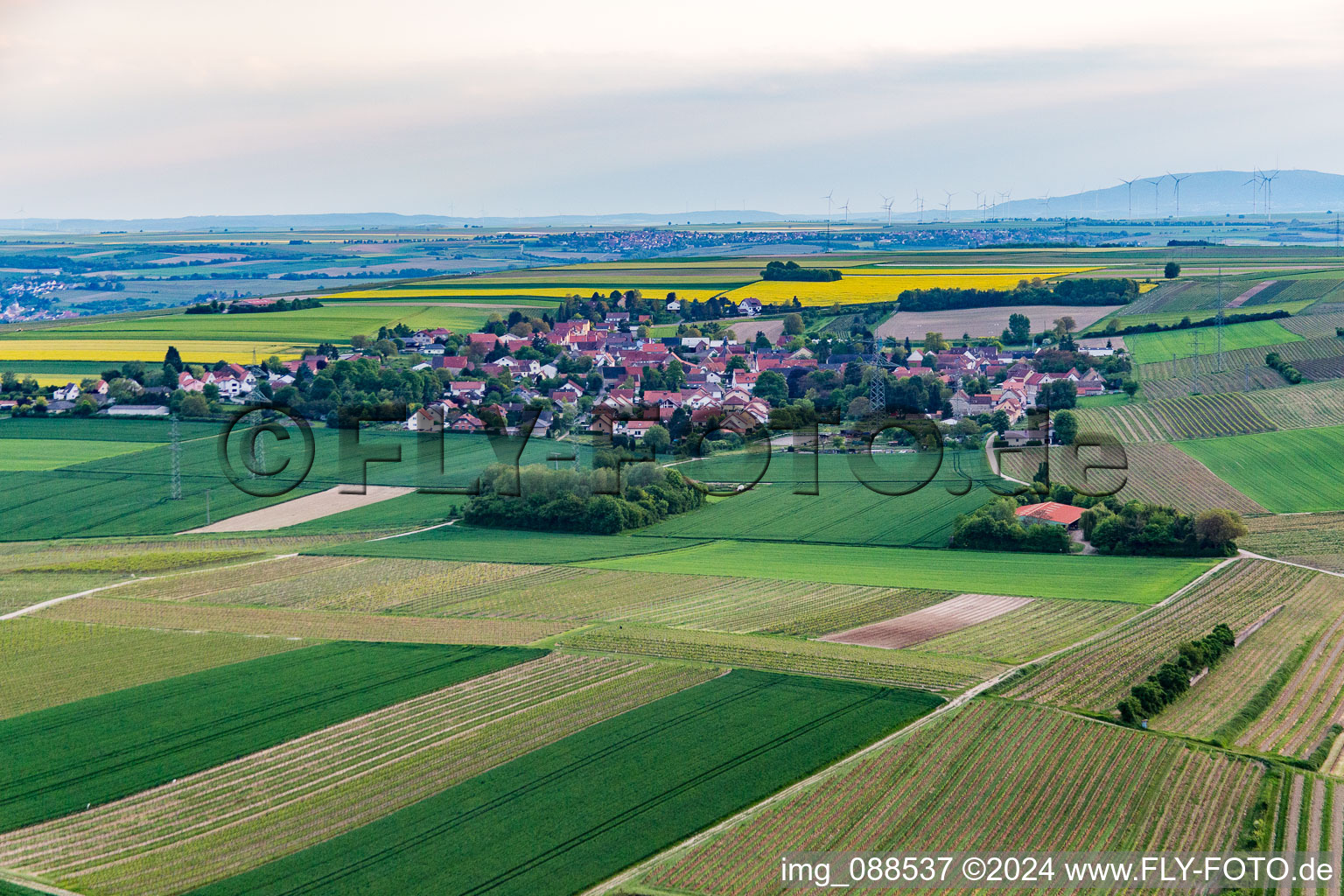 Vue aérienne de Dittelsheim à Monzernheim dans le département Rhénanie-Palatinat, Allemagne