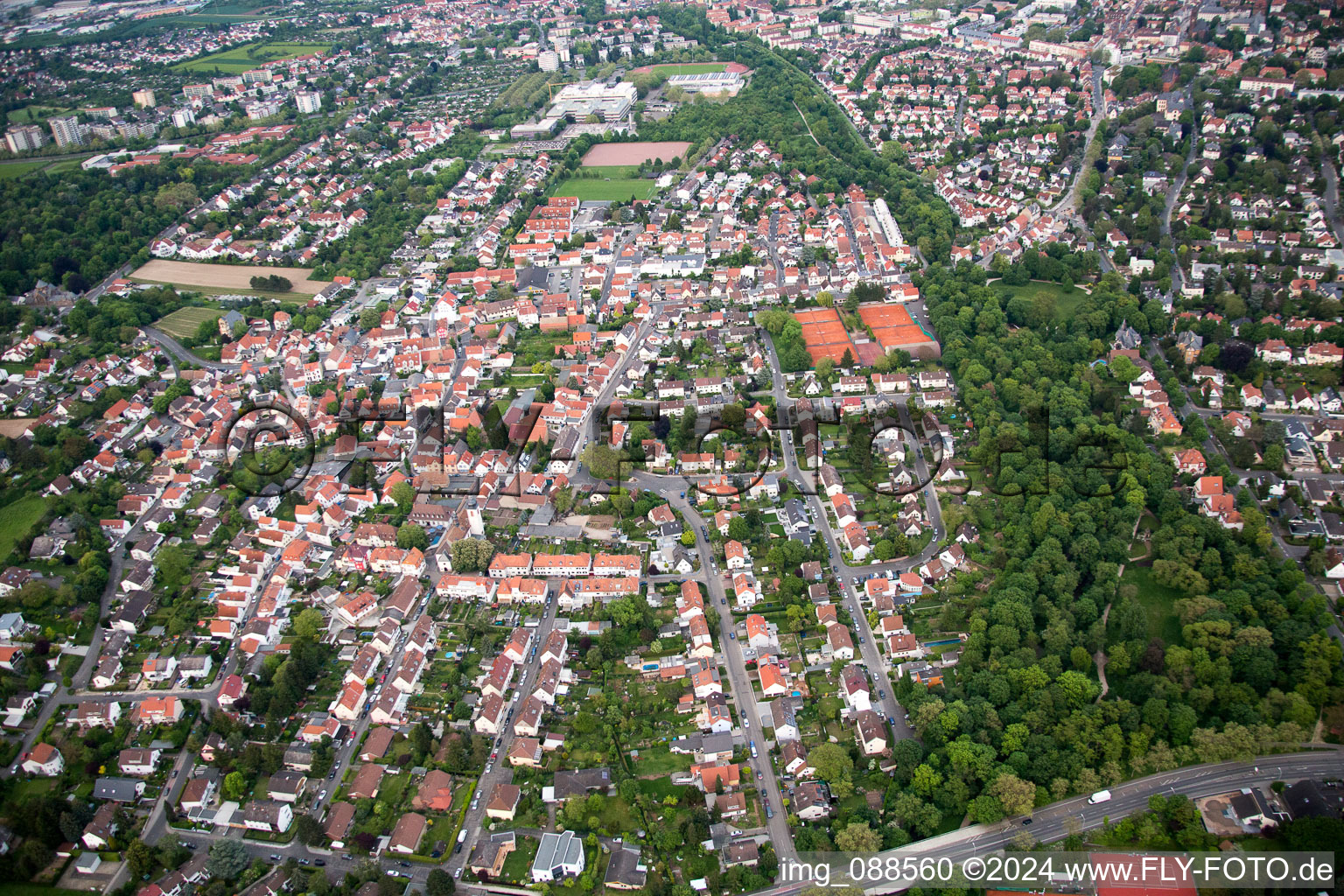 Vue aérienne de Quartier Hochheim in Worms dans le département Rhénanie-Palatinat, Allemagne