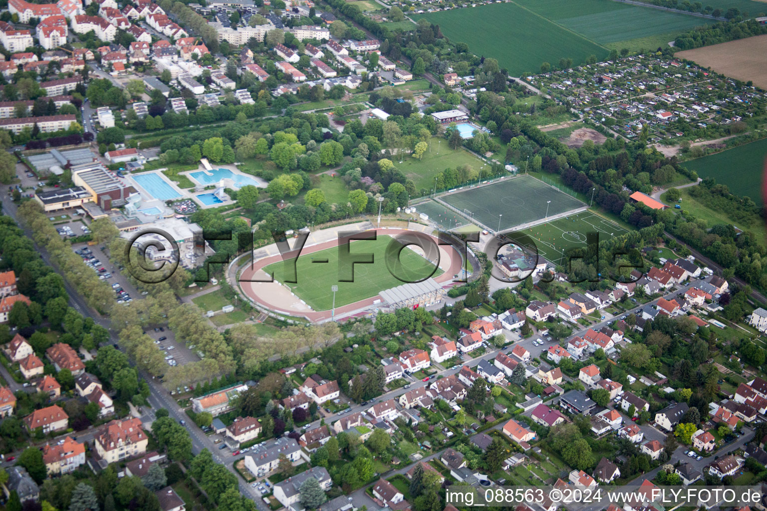 Vue aérienne de Arène EEE à le quartier Hochheim in Worms dans le département Rhénanie-Palatinat, Allemagne