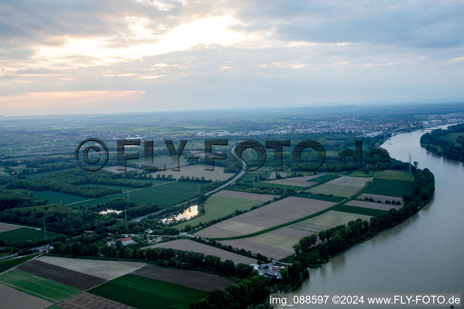 Enregistrement par drone de Petersau dans le département Rhénanie-Palatinat, Allemagne