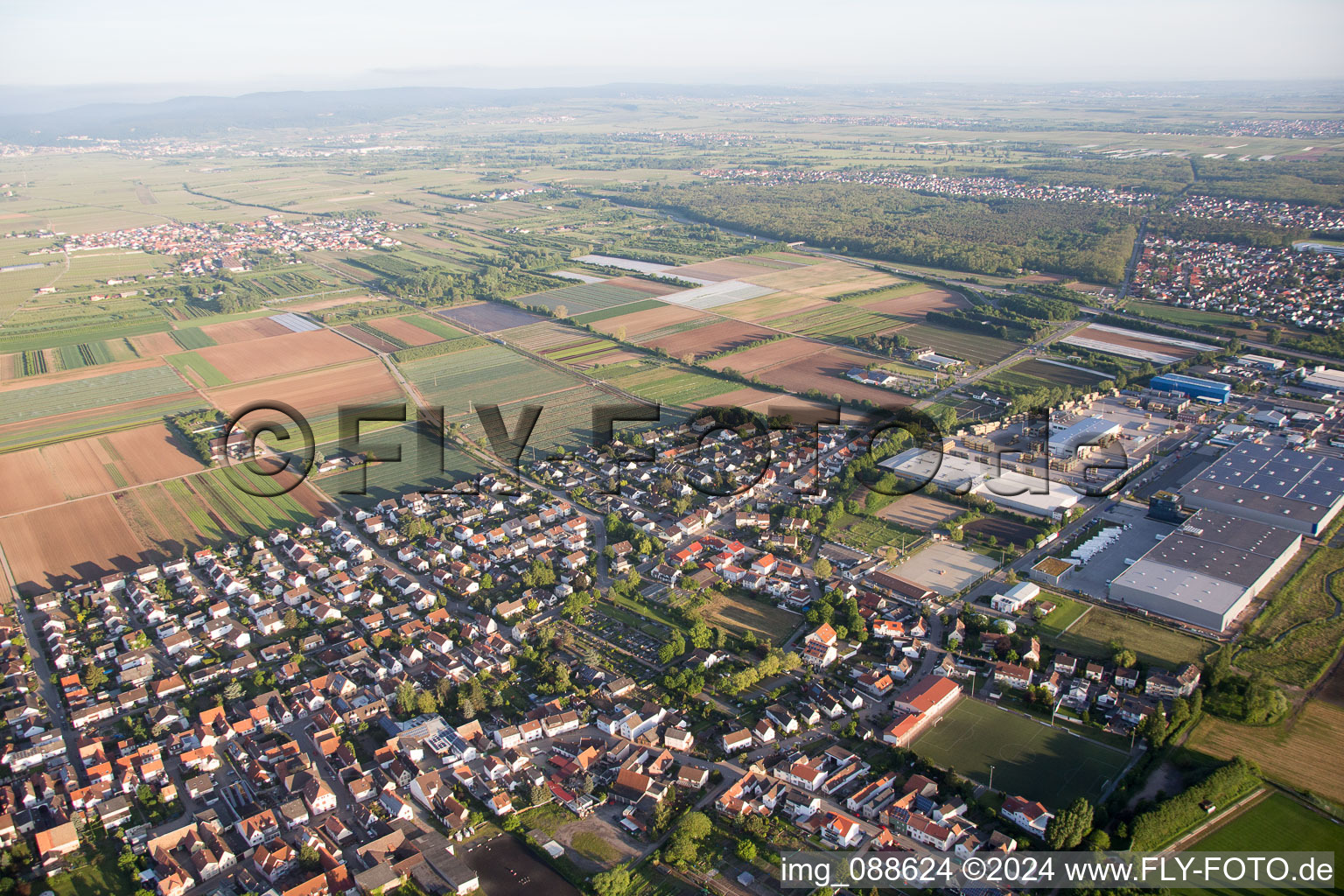 Photographie aérienne de Fußgönheim dans le département Rhénanie-Palatinat, Allemagne