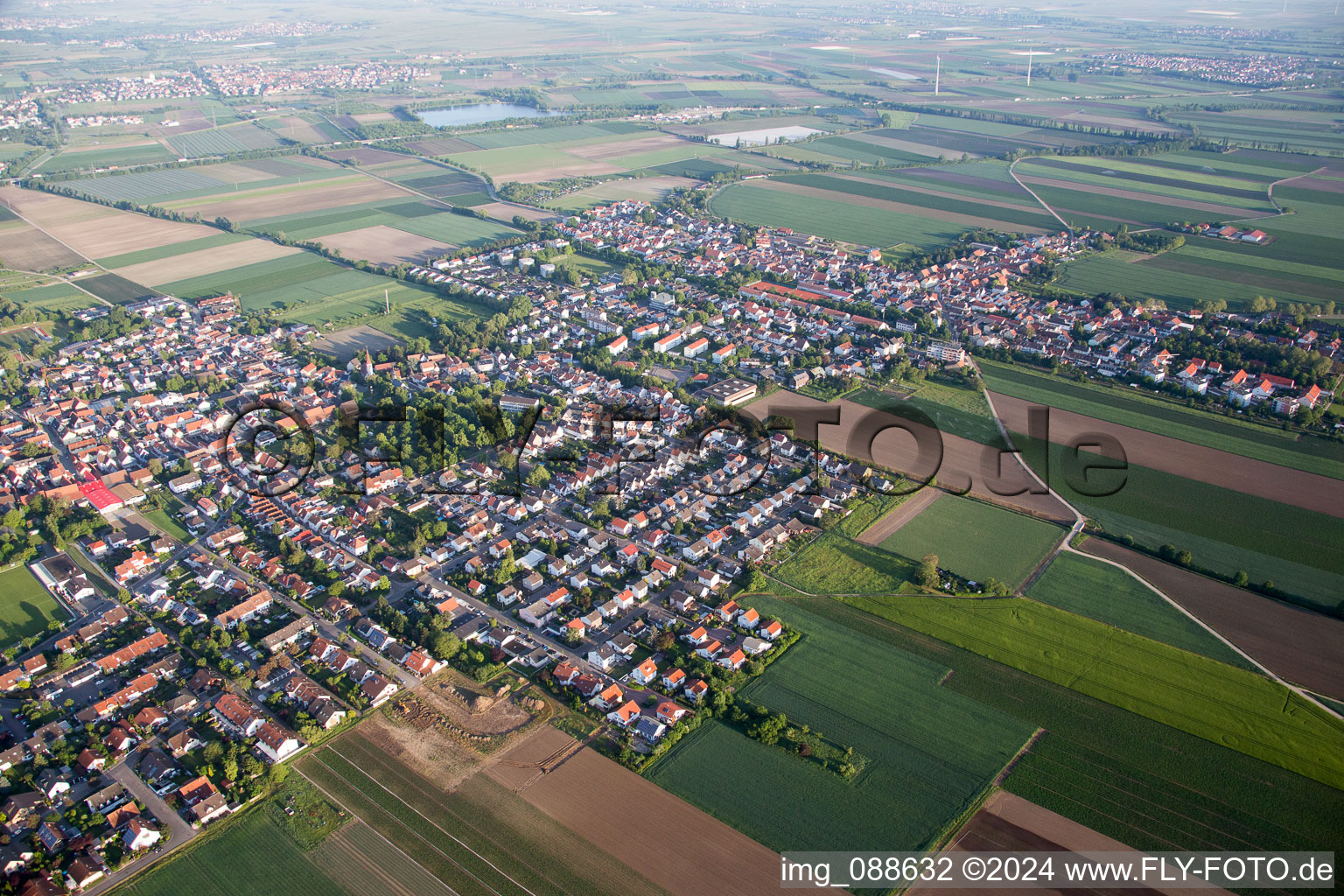 Vue aérienne de Flomersheim à le quartier Eppstein in Frankenthal dans le département Rhénanie-Palatinat, Allemagne