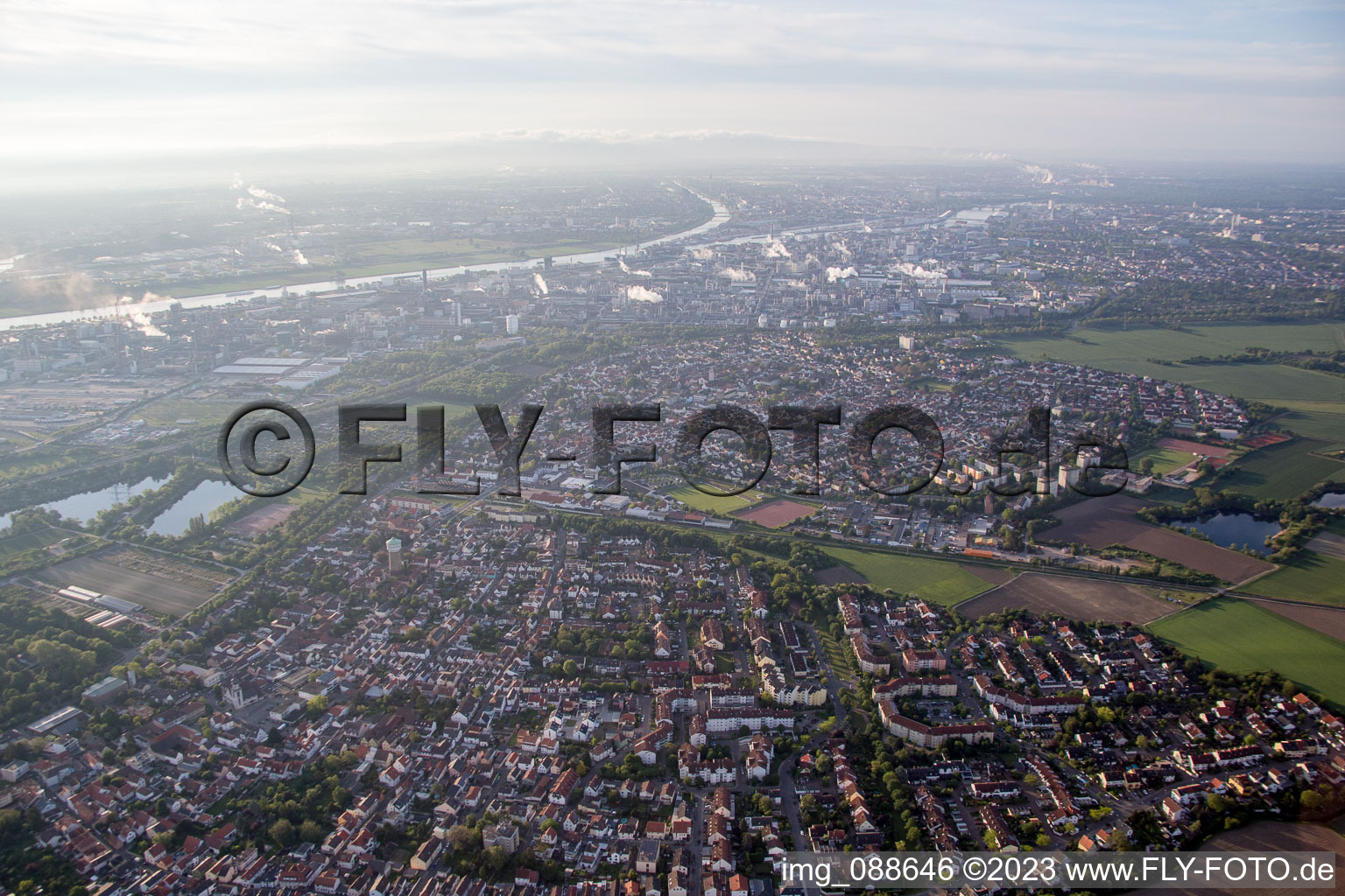 Photographie aérienne de Quartier Edigheim in Ludwigshafen am Rhein dans le département Rhénanie-Palatinat, Allemagne