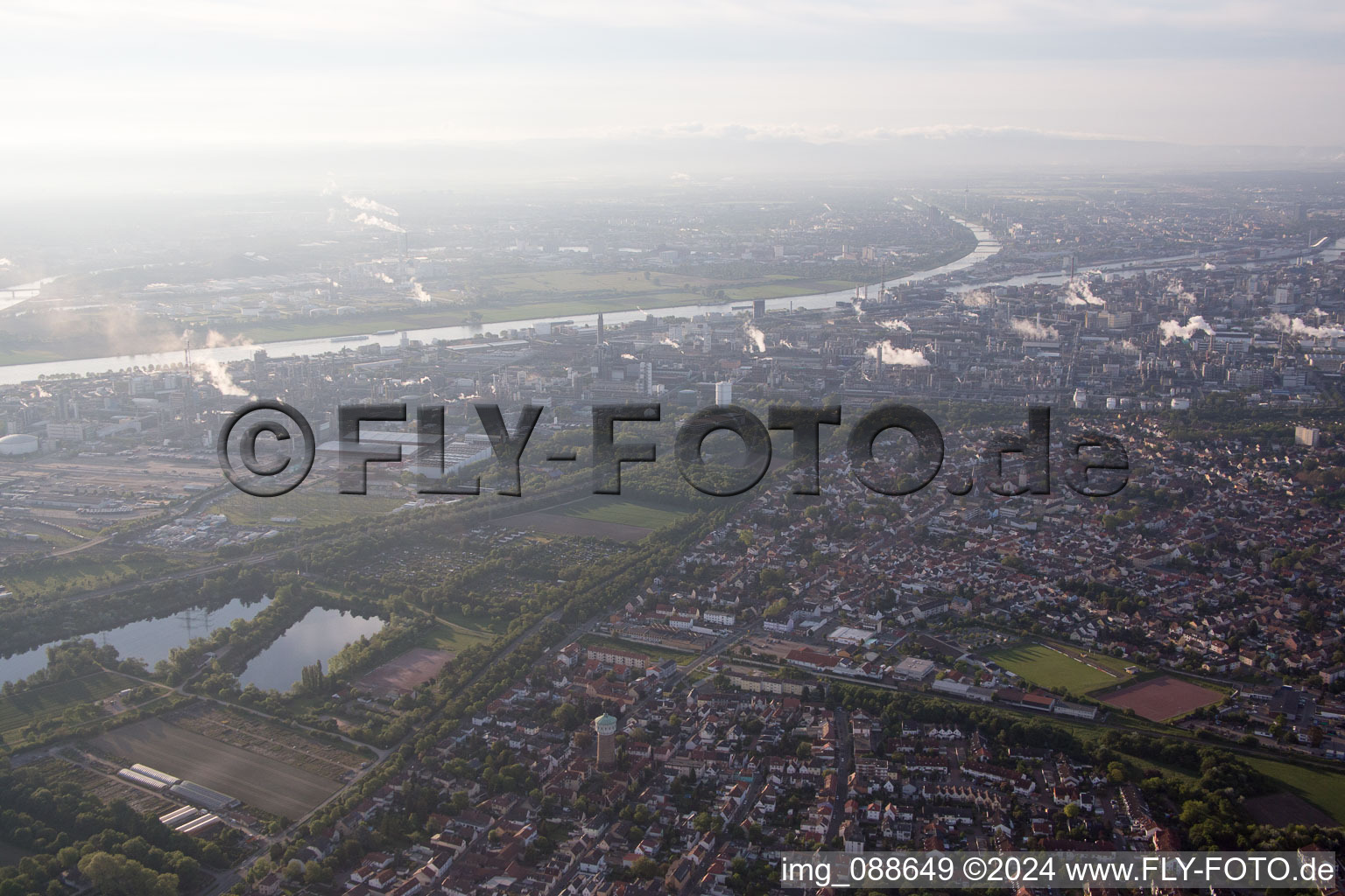 Photographie aérienne de Quartier Oppau in Ludwigshafen am Rhein dans le département Rhénanie-Palatinat, Allemagne