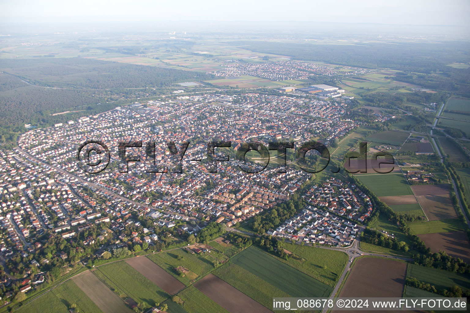 Image drone de Lorsch dans le département Hesse, Allemagne