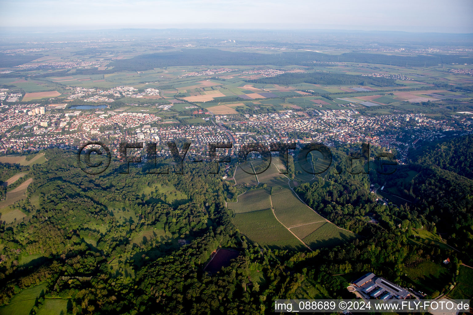 Vue aérienne de De l'est à le quartier Auerbach in Bensheim dans le département Hesse, Allemagne