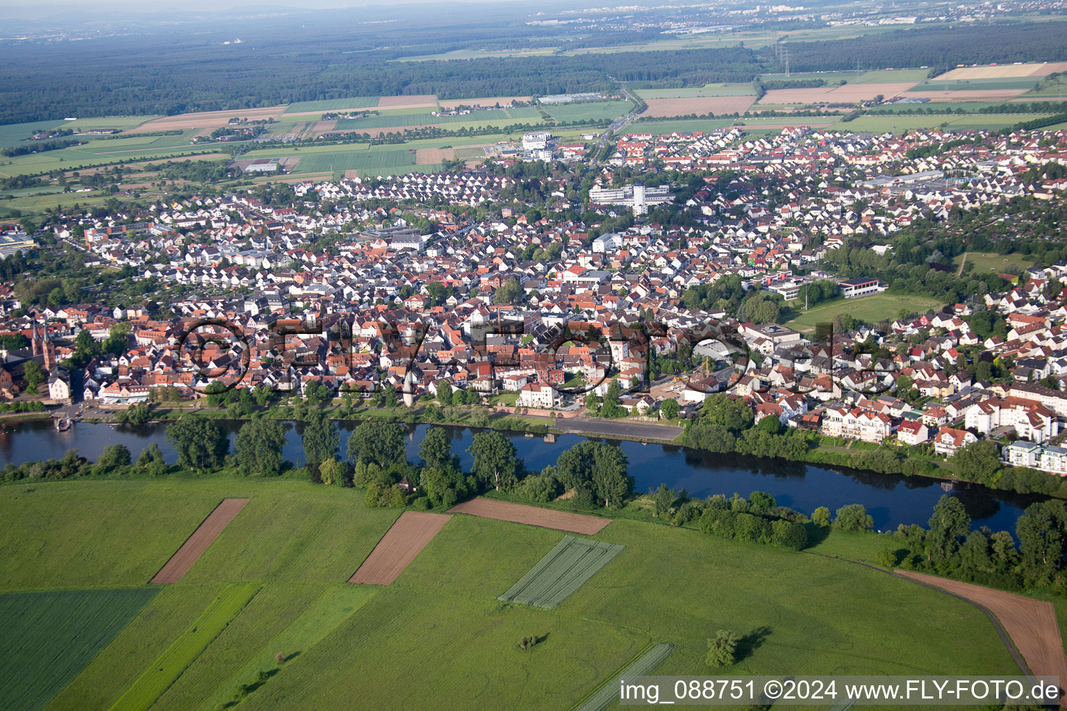 Vue oblique de Seligenstadt dans le département Hesse, Allemagne