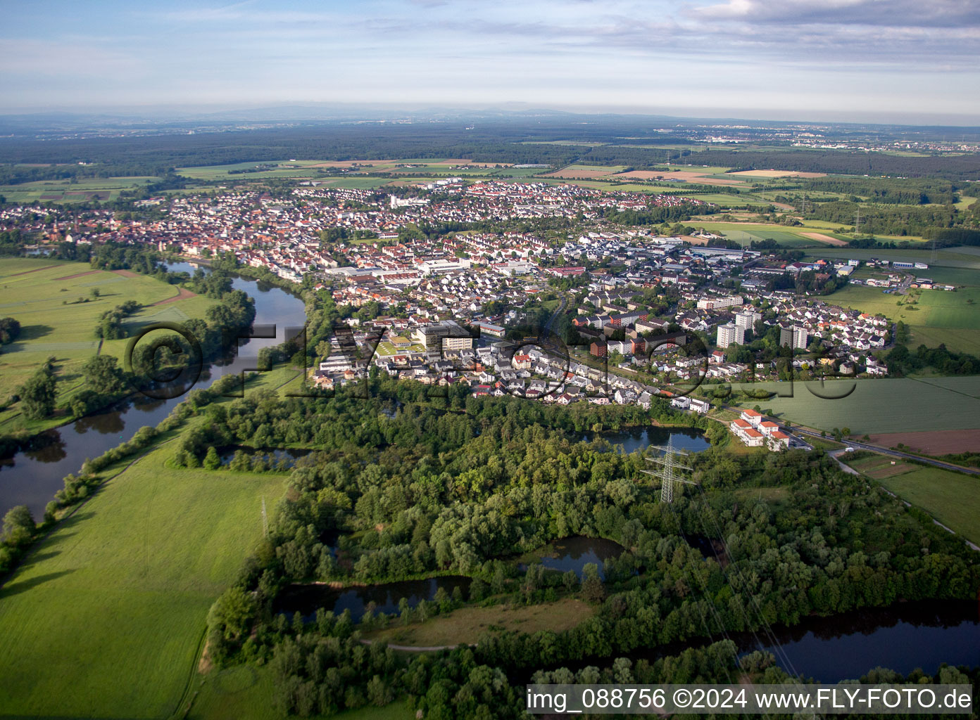 Vue aérienne de Zones riveraines du Main à Seligenstadt dans le département Hesse, Allemagne