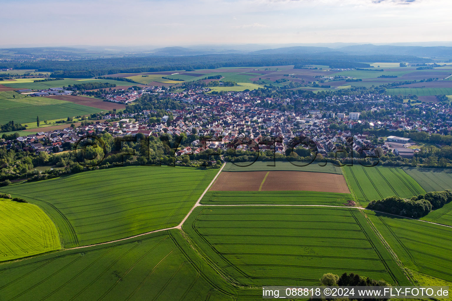 Vue aérienne de Quartier Ostheim in Nidderau dans le département Hesse, Allemagne