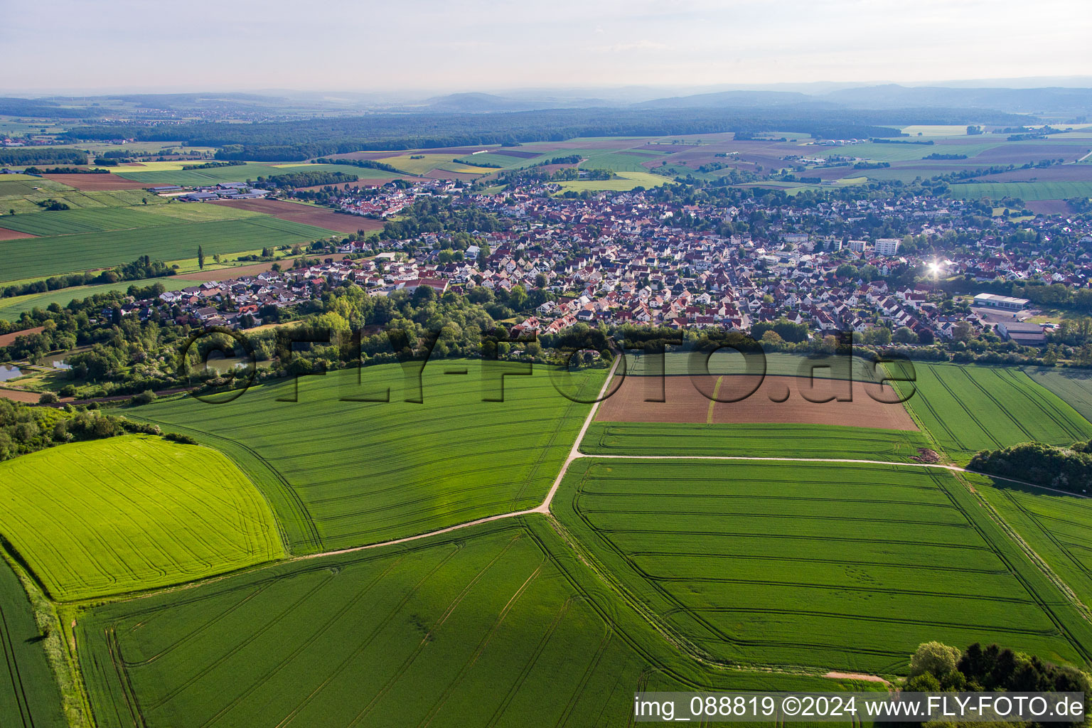 Vue aérienne de Quartier Ostheim in Nidderau dans le département Hesse, Allemagne