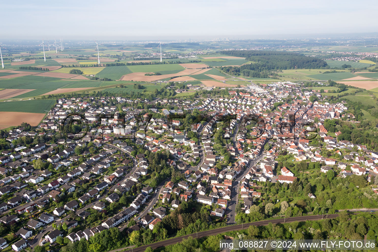 Vue aérienne de Quartier du périphérique de Dresde à le quartier Windecken in Nidderau dans le département Hesse, Allemagne