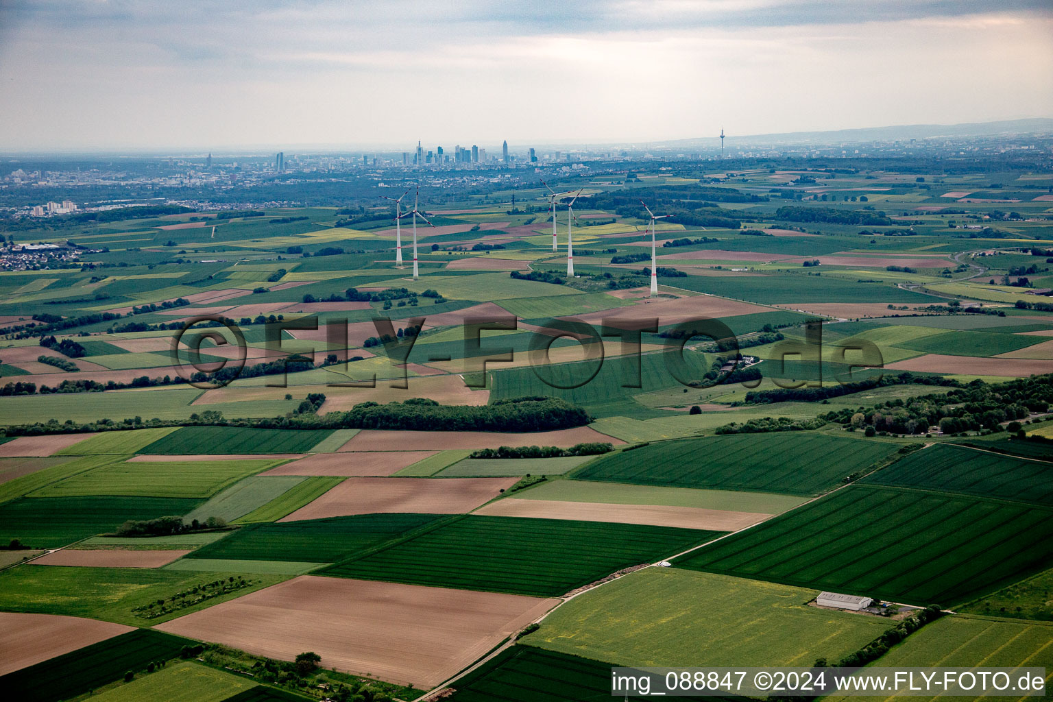 Photographie aérienne de Francfort depuis le nord-est à Schöneck dans le département Hesse, Allemagne
