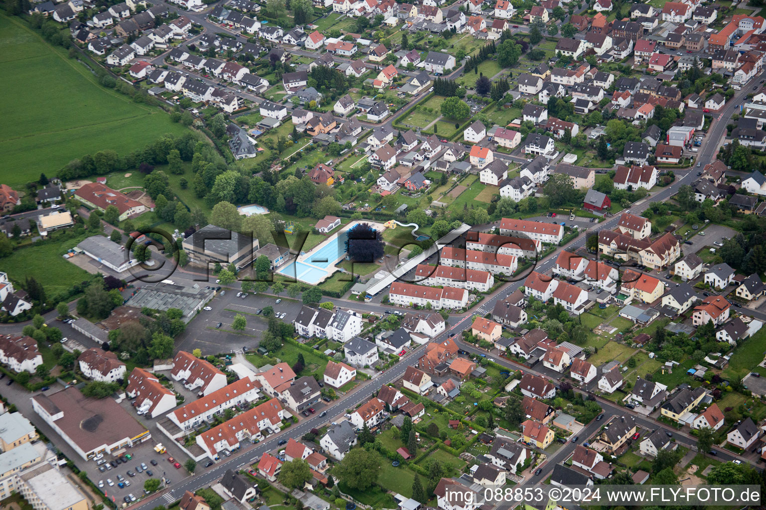 Enregistrement par drone de Bruchköbel dans le département Hesse, Allemagne