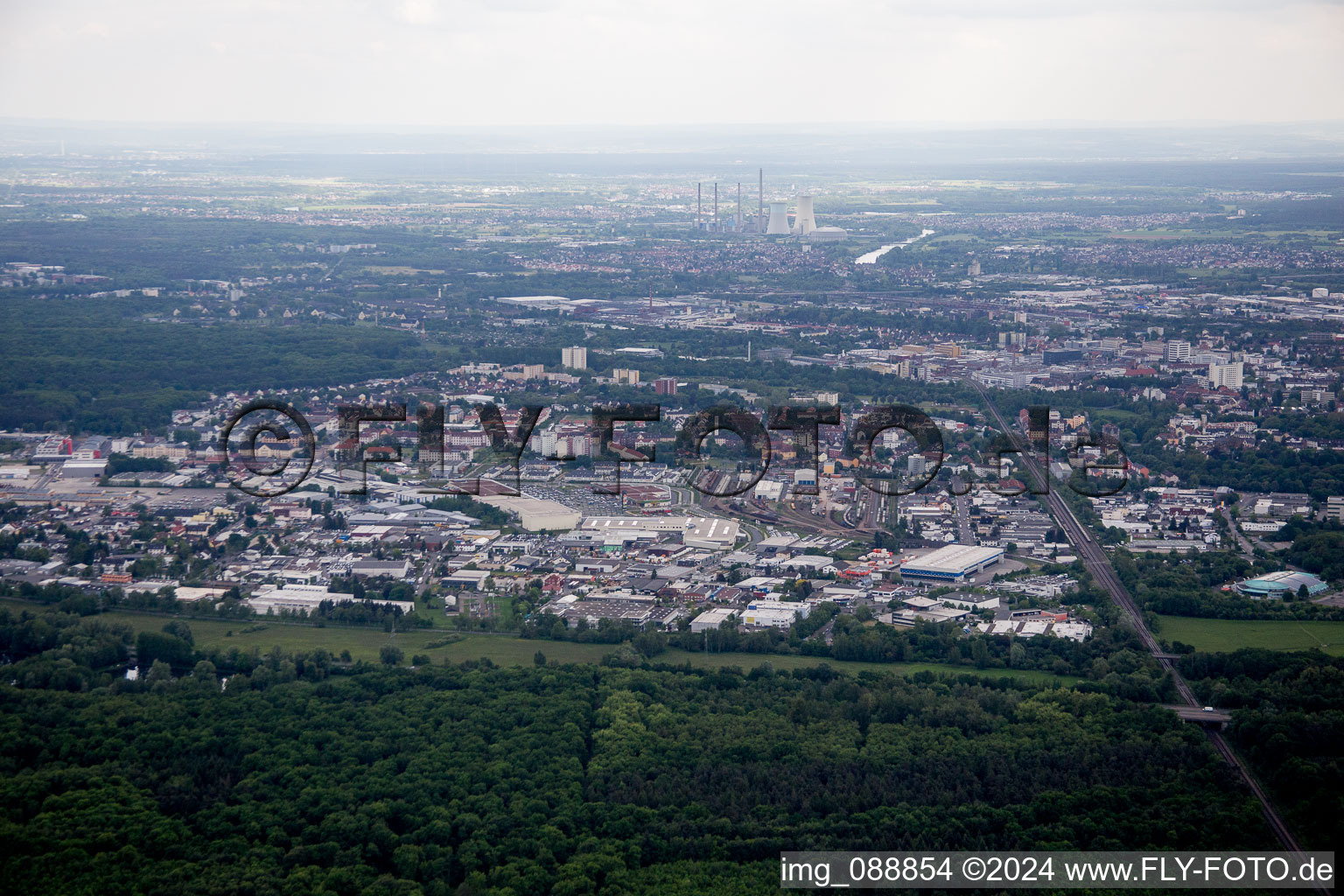 Hanau dans le département Hesse, Allemagne du point de vue du drone