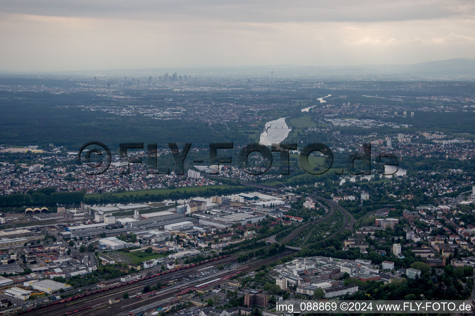 Hanau dans le département Hesse, Allemagne vue du ciel