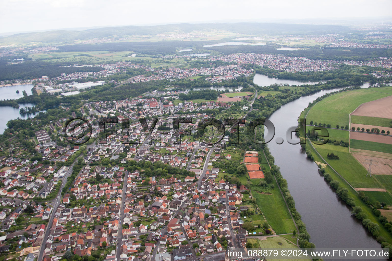 Vue oblique de Großkrotzenburg dans le département Hesse, Allemagne