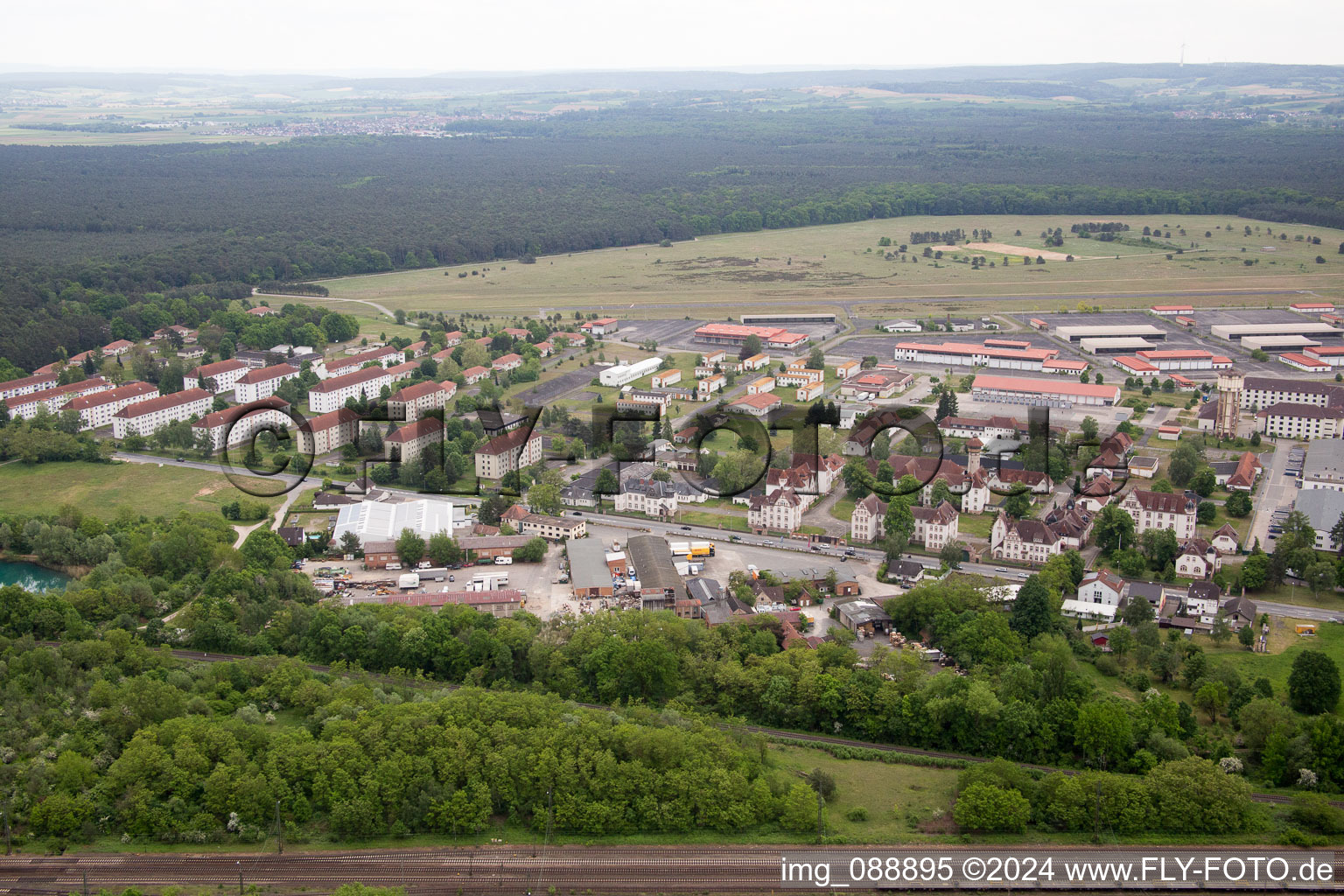 Babenhausen dans le département Hesse, Allemagne depuis l'avion