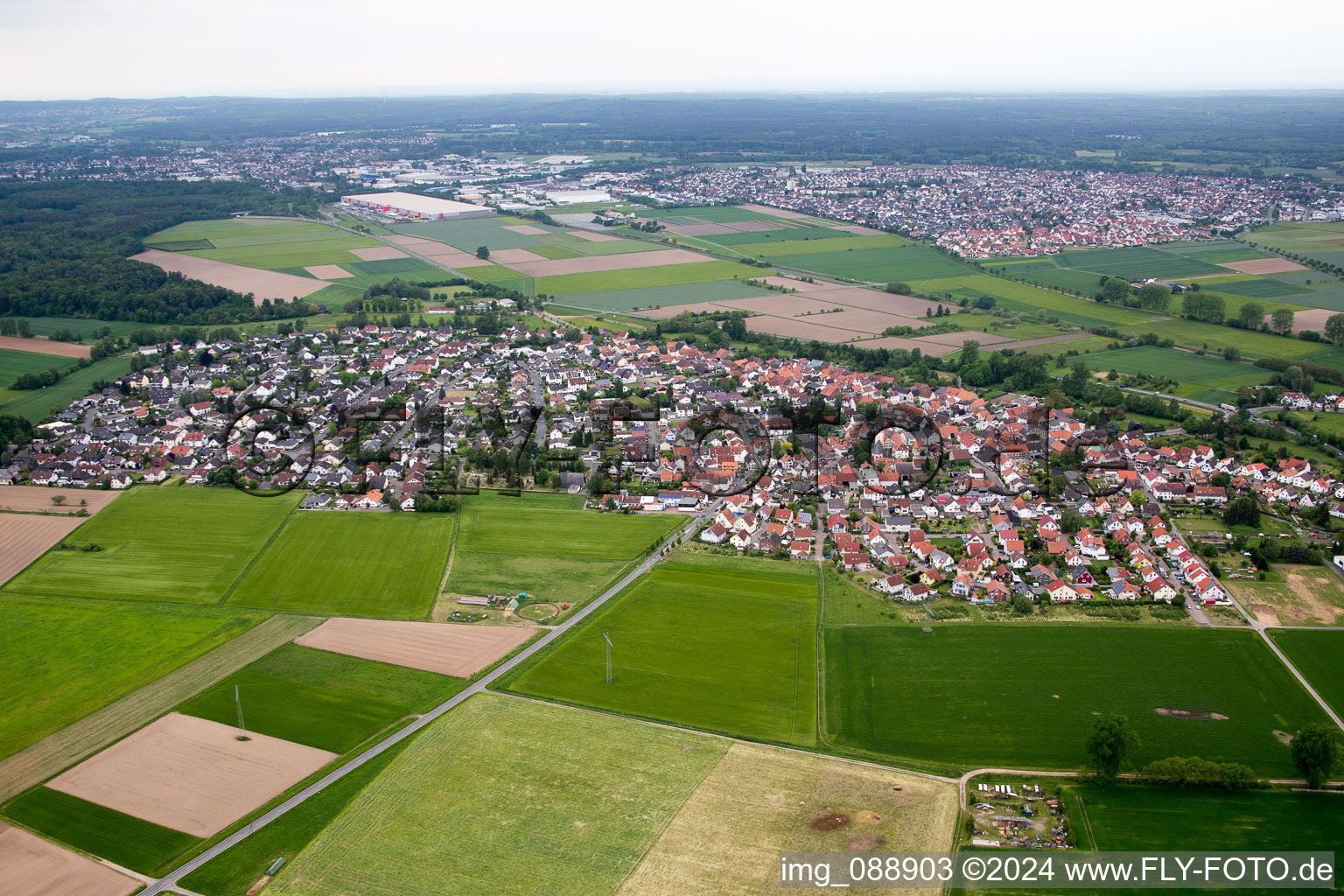 Vue aérienne de De l'est à le quartier Altheim in Münster dans le département Hesse, Allemagne