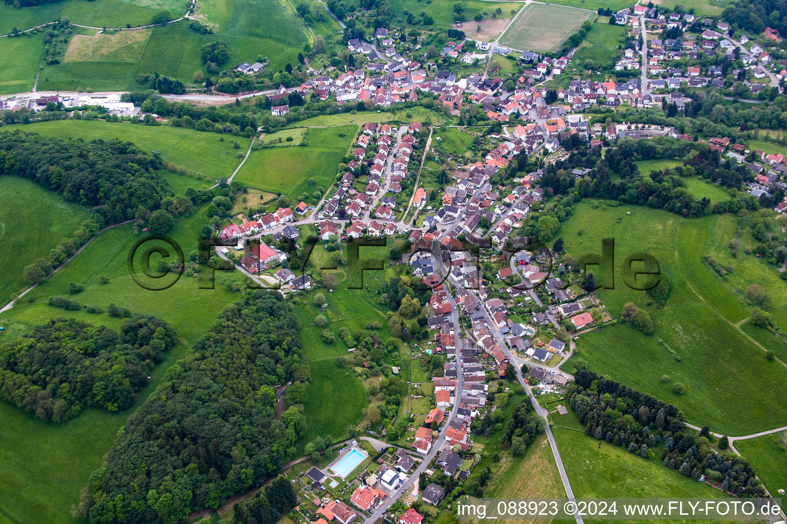 Vue aérienne de Du nord-est à le quartier Ober-Beerbach in Seeheim-Jugenheim dans le département Hesse, Allemagne