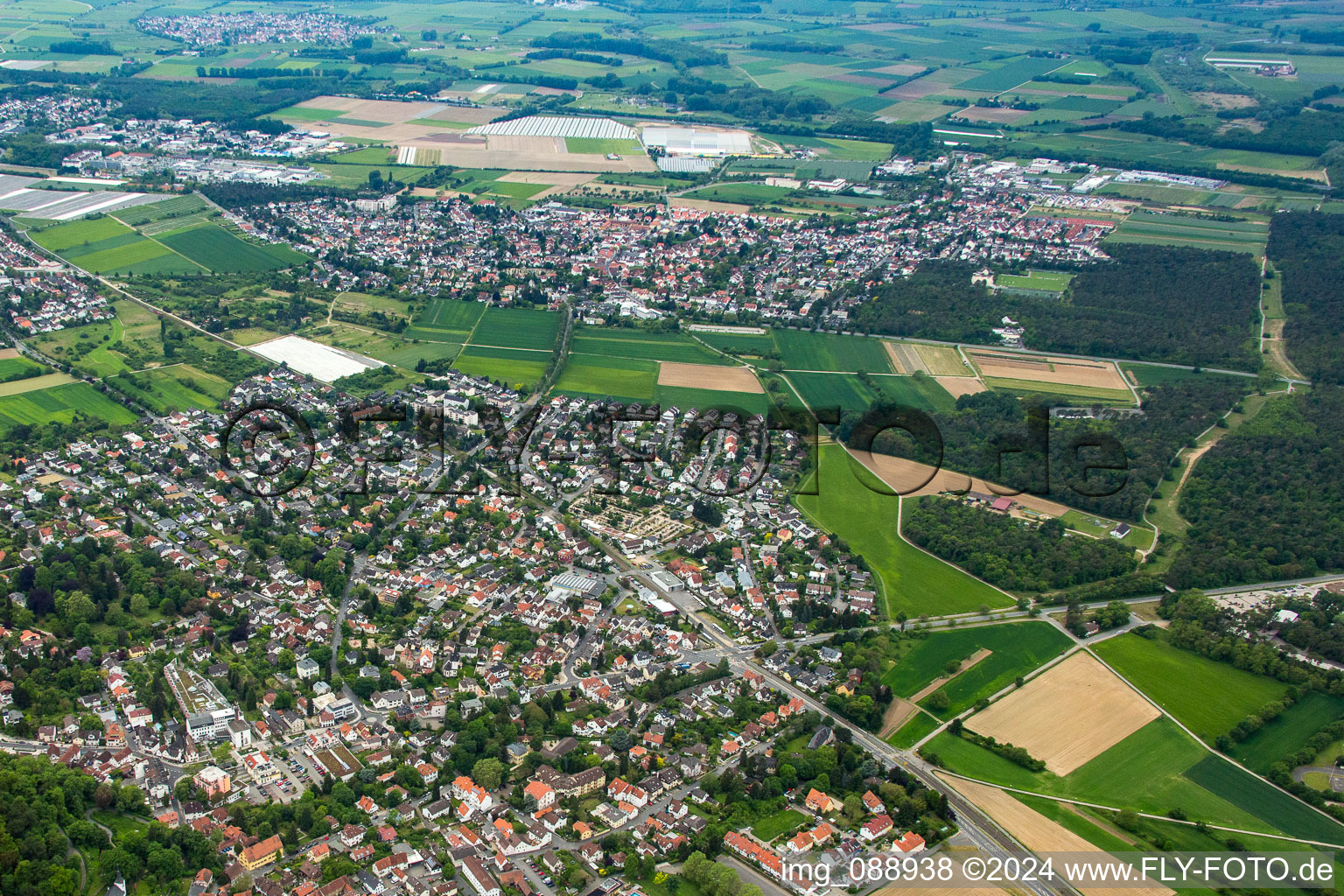 Vue d'oiseau de Quartier Jugenheim an der Bergstrasse in Seeheim-Jugenheim dans le département Hesse, Allemagne