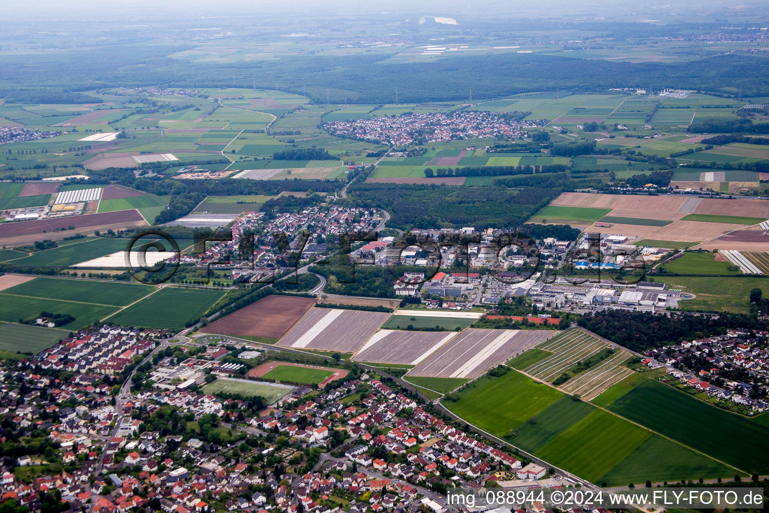 Vue aérienne de Quartier Sandwiese in Alsbach-Hähnlein dans le département Hesse, Allemagne